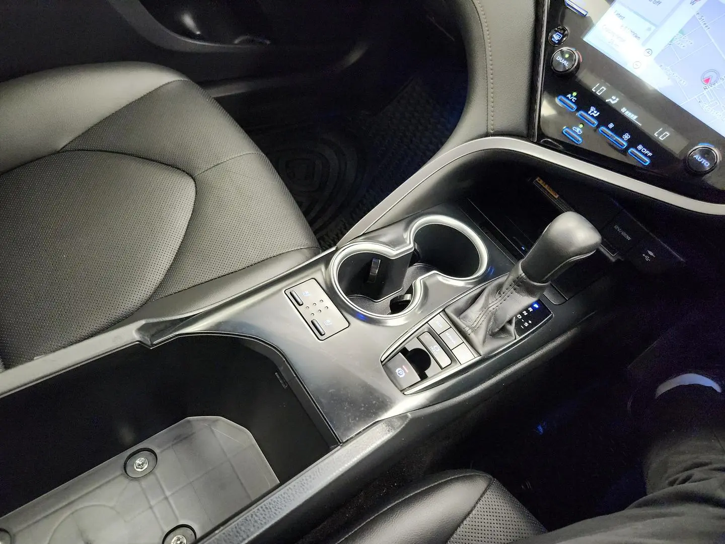 2020 Toyota Camry Gallery Image 35