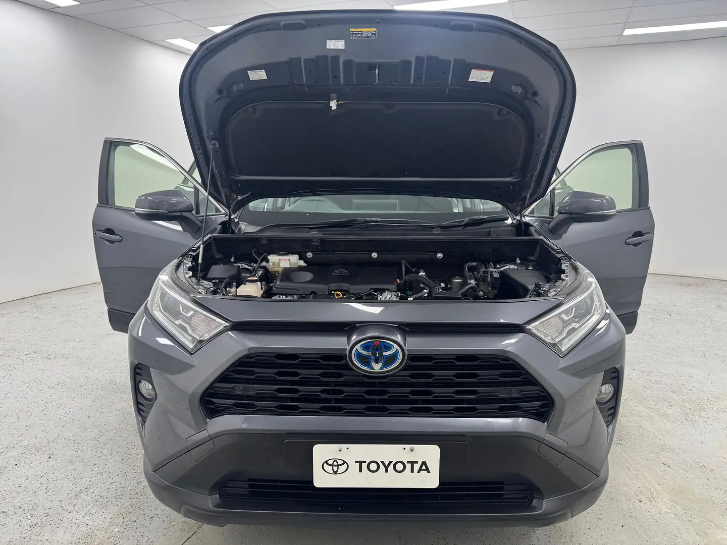 2019 Toyota RAV4 Gallery Image 13