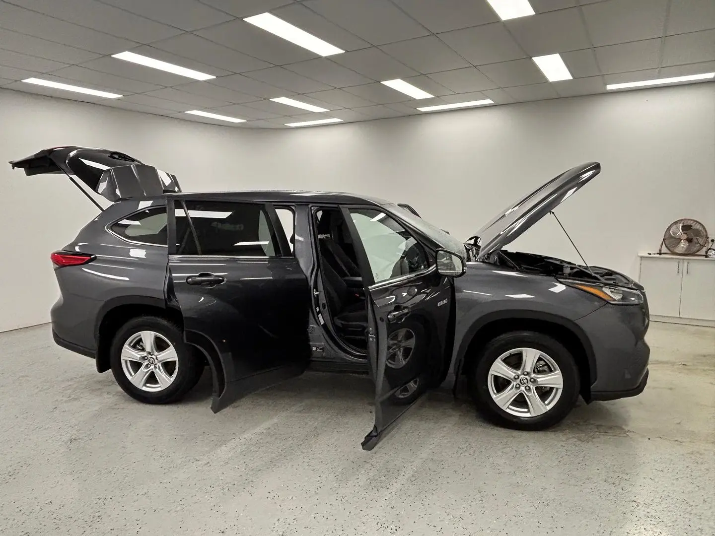 2023 Toyota Kluger Gallery Image 9