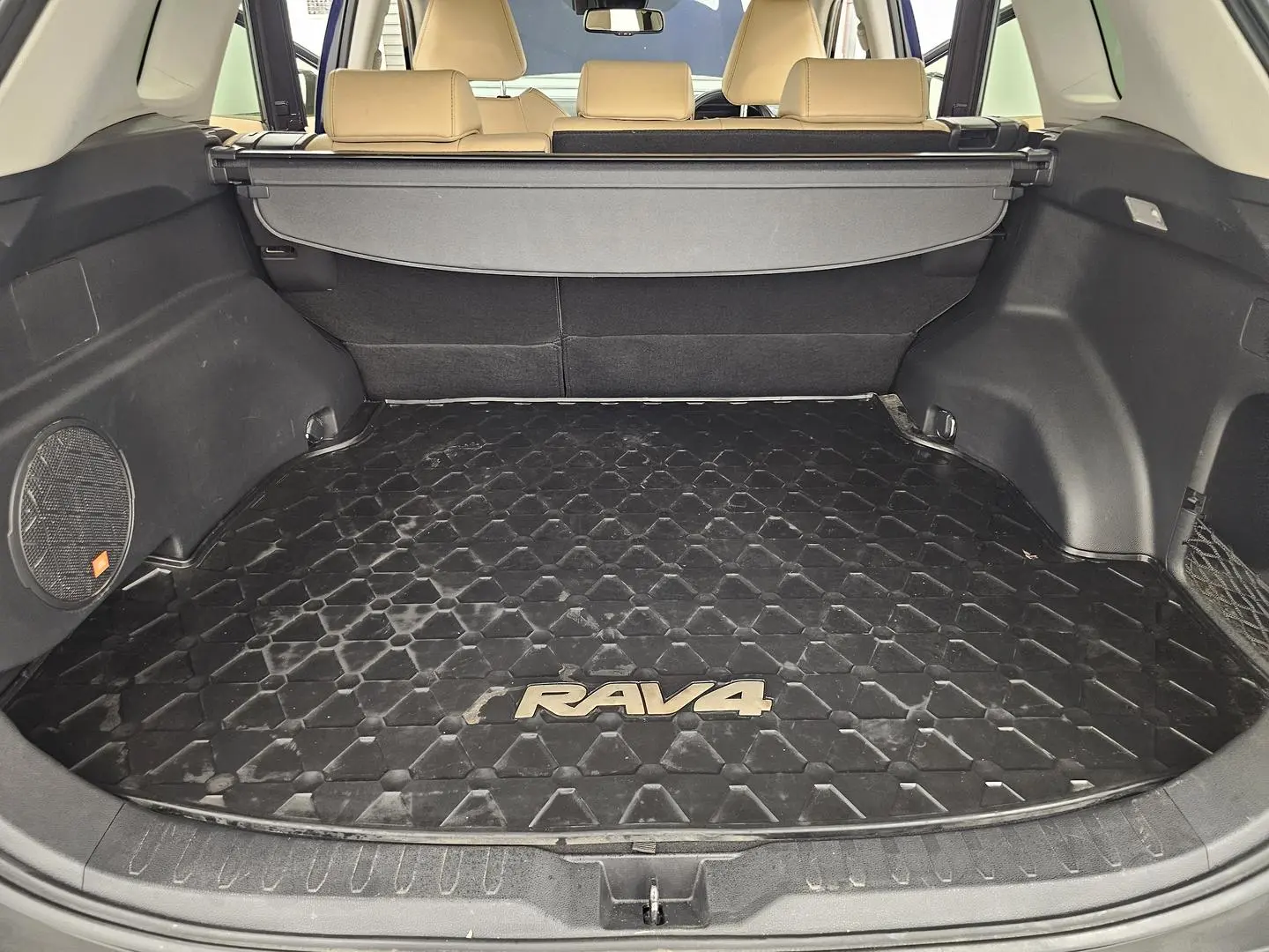 2021 Toyota RAV4 Gallery Image 18