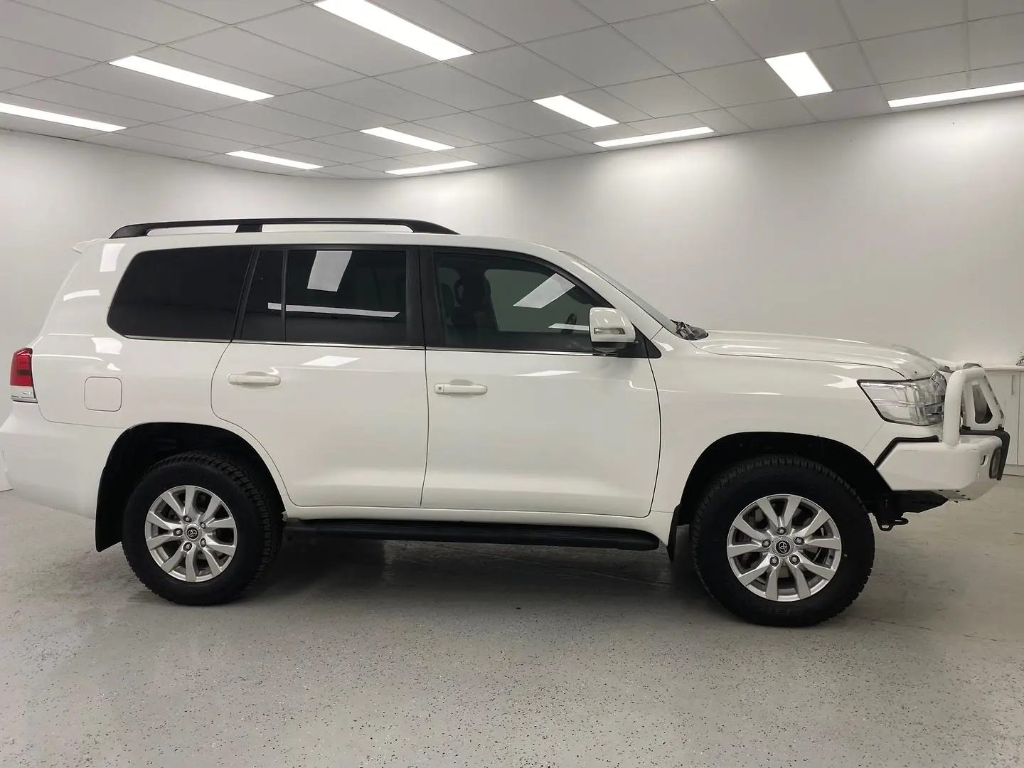 2019 Toyota Landcruiser Gallery Image 2