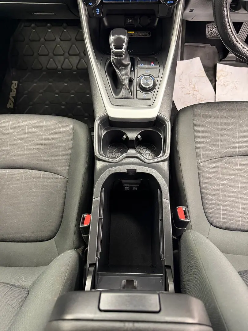 2019 Toyota RAV4 Gallery Image 27