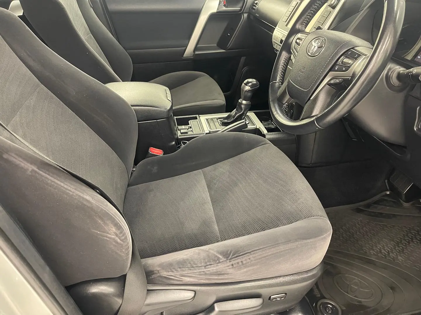 2017 Toyota Landcruiser Prado Gallery Image 21