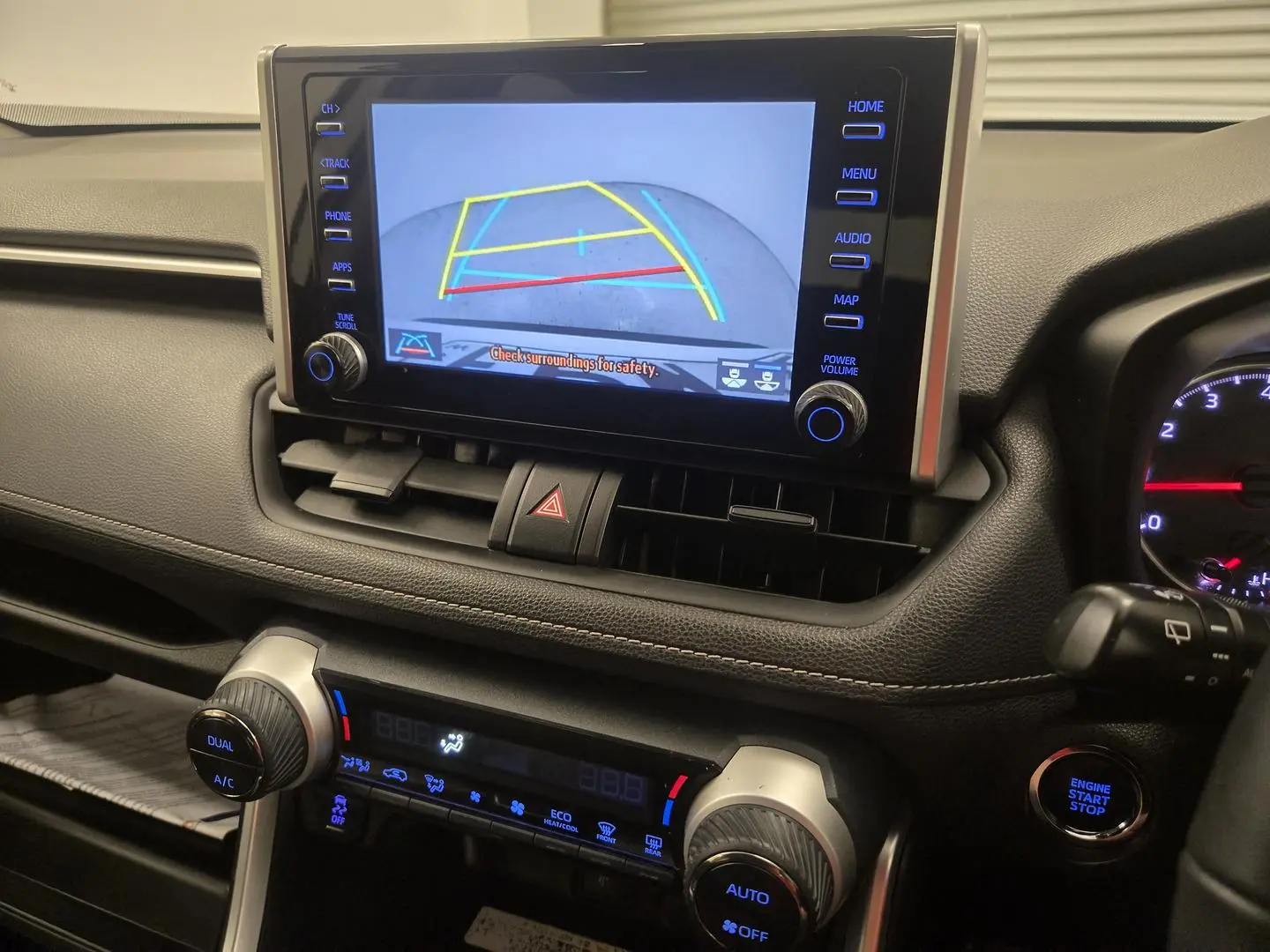 2021 Toyota RAV4 Gallery Image 32
