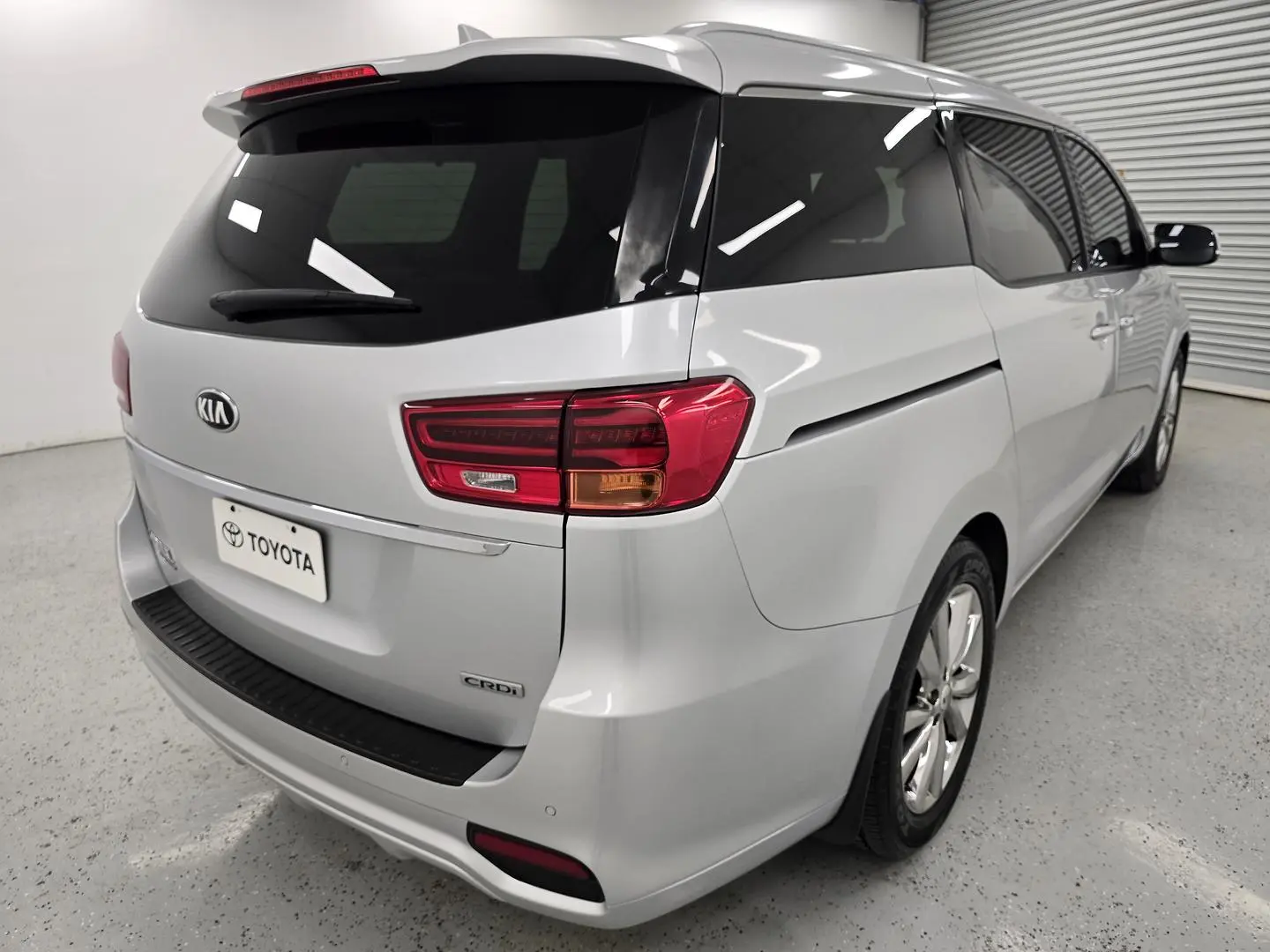 2019 Kia Carnival Gallery Image 3