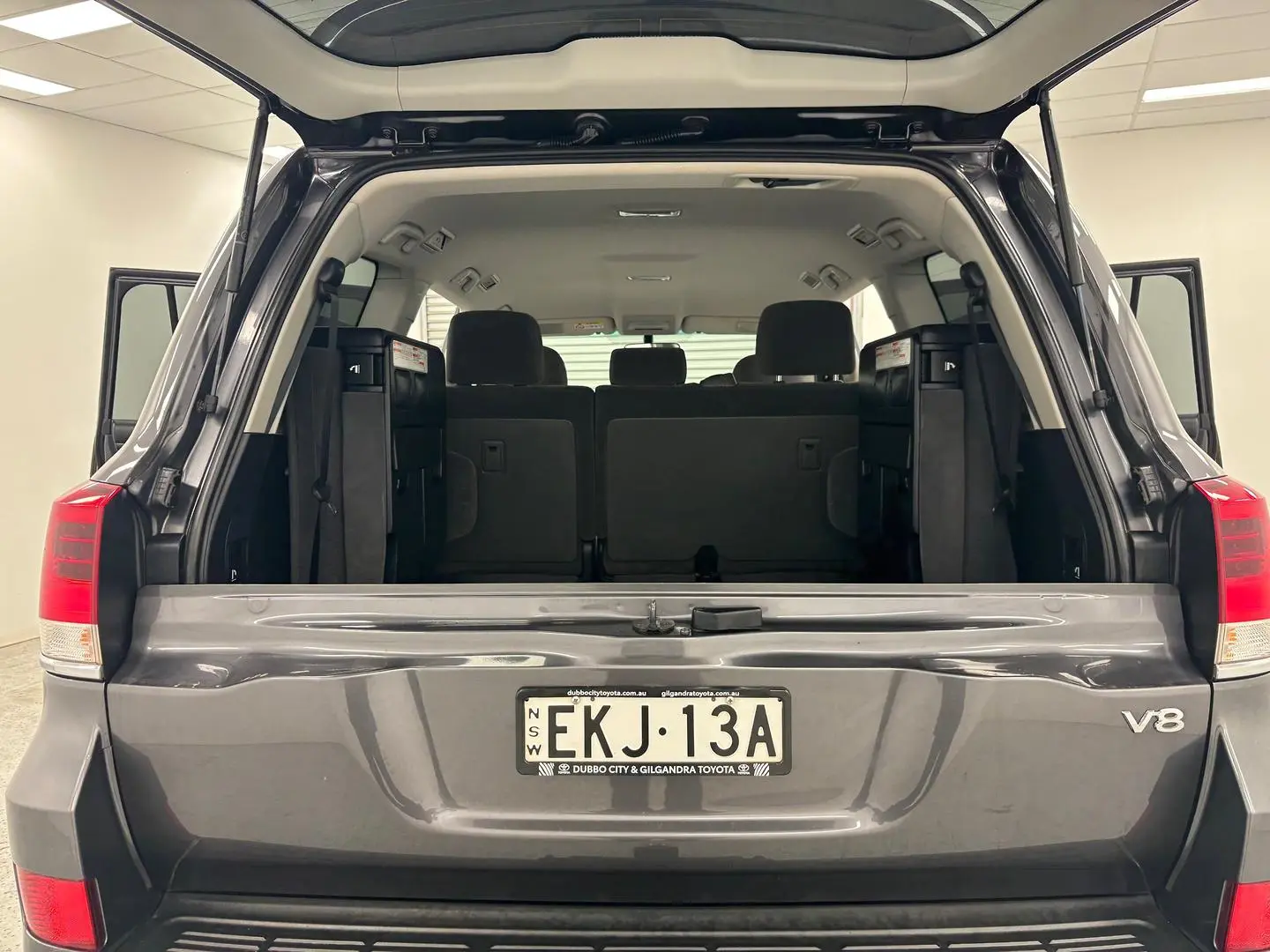 2017 Toyota Landcruiser Gallery Image 21