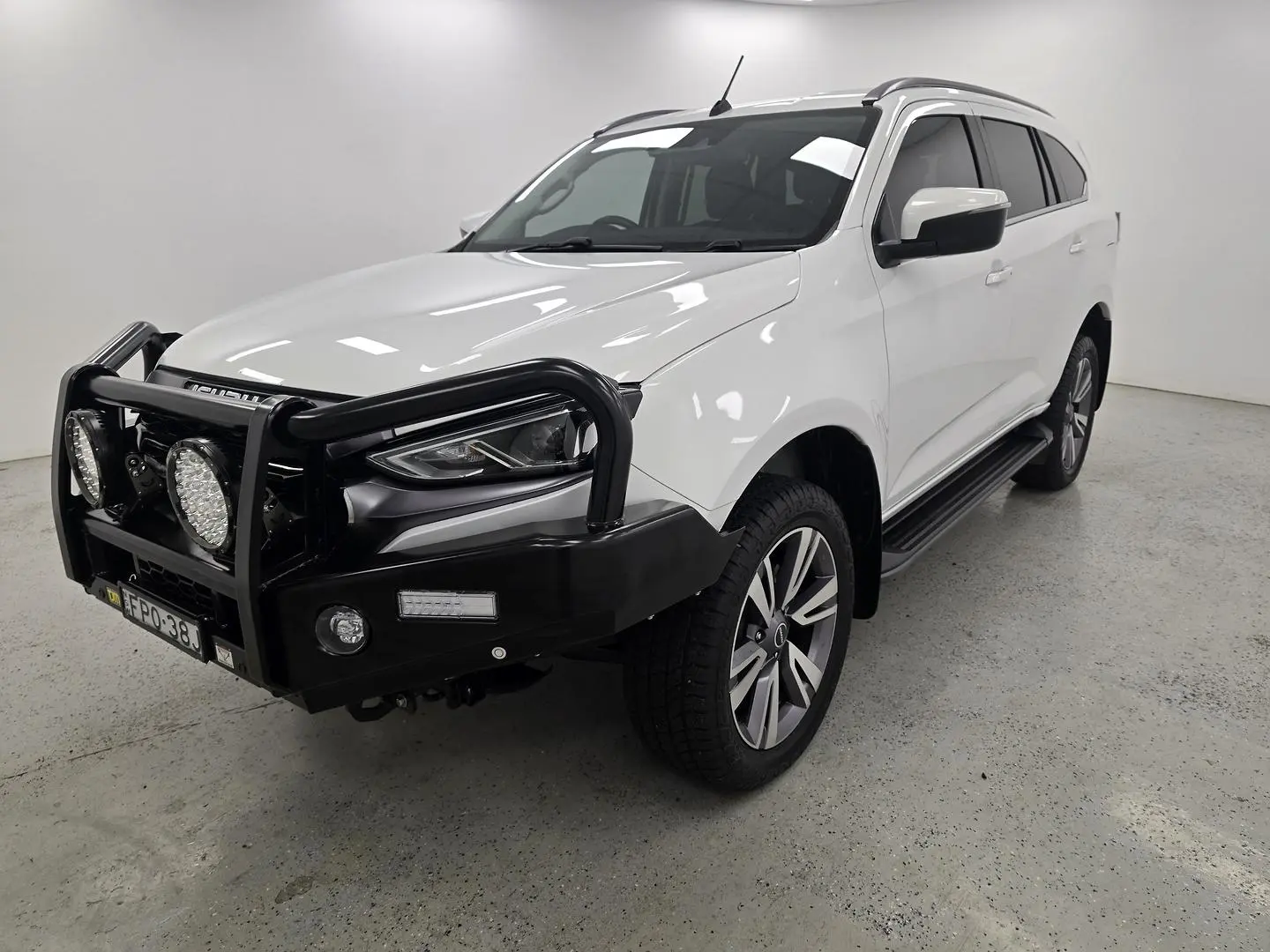 2023 Isuzu MU-X Gallery Image 7