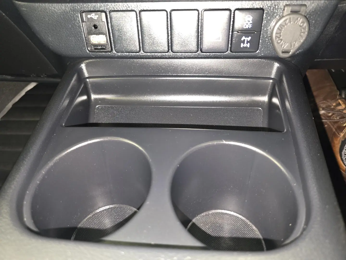 2021 Toyota Hilux Gallery Image 19