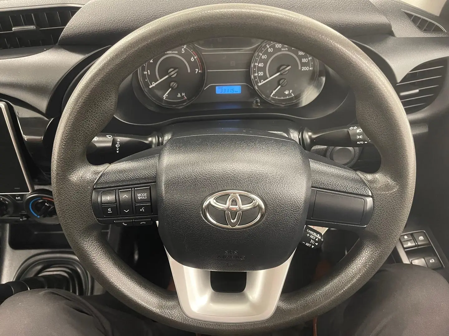 2019 Toyota Hilux Gallery Image 23