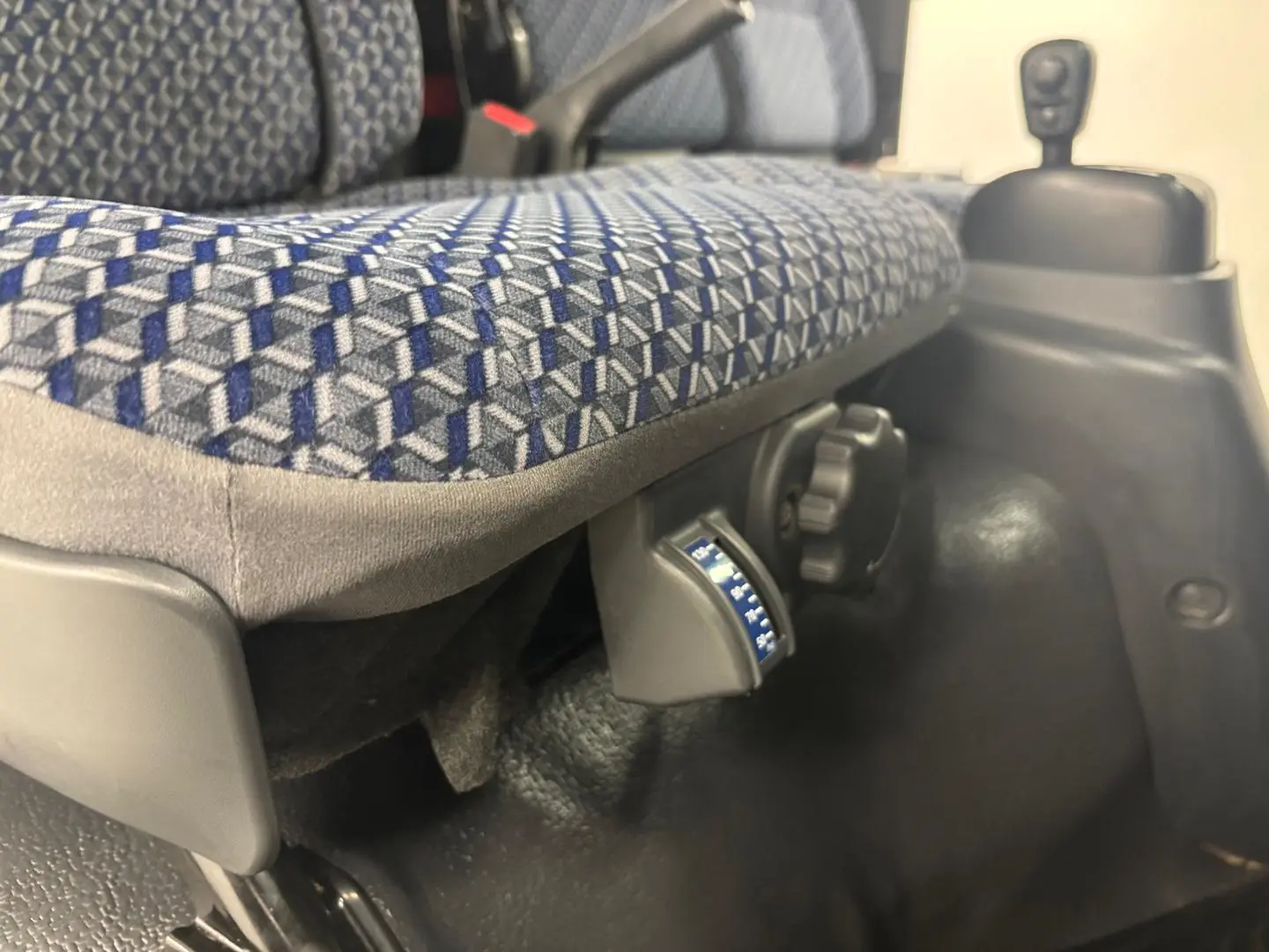 2023 Isuzu N Series Gallery Image 31