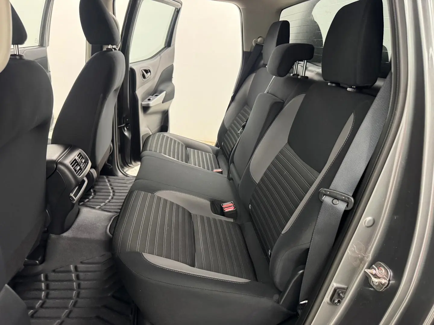 2024 Nissan Navara Gallery Image 32