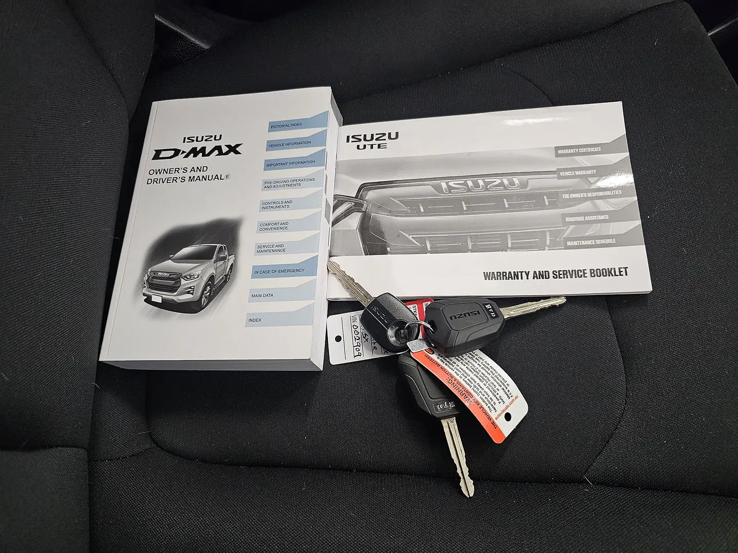 2023 Isuzu D-MAX Gallery Image 32