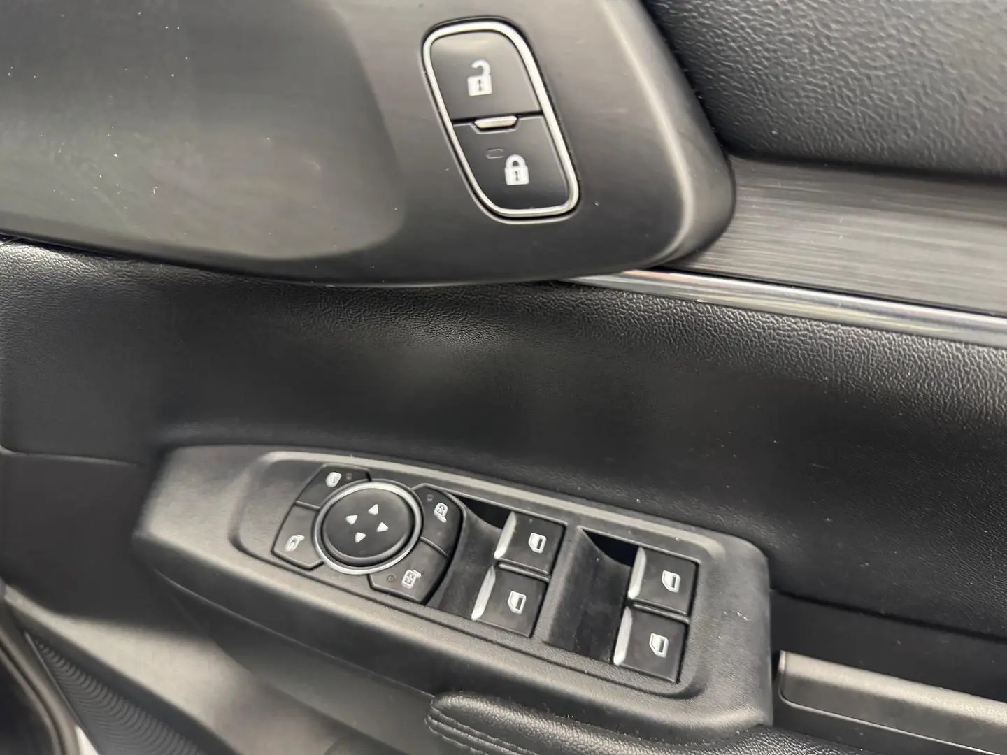 2023 Ford Everest Gallery Image 16