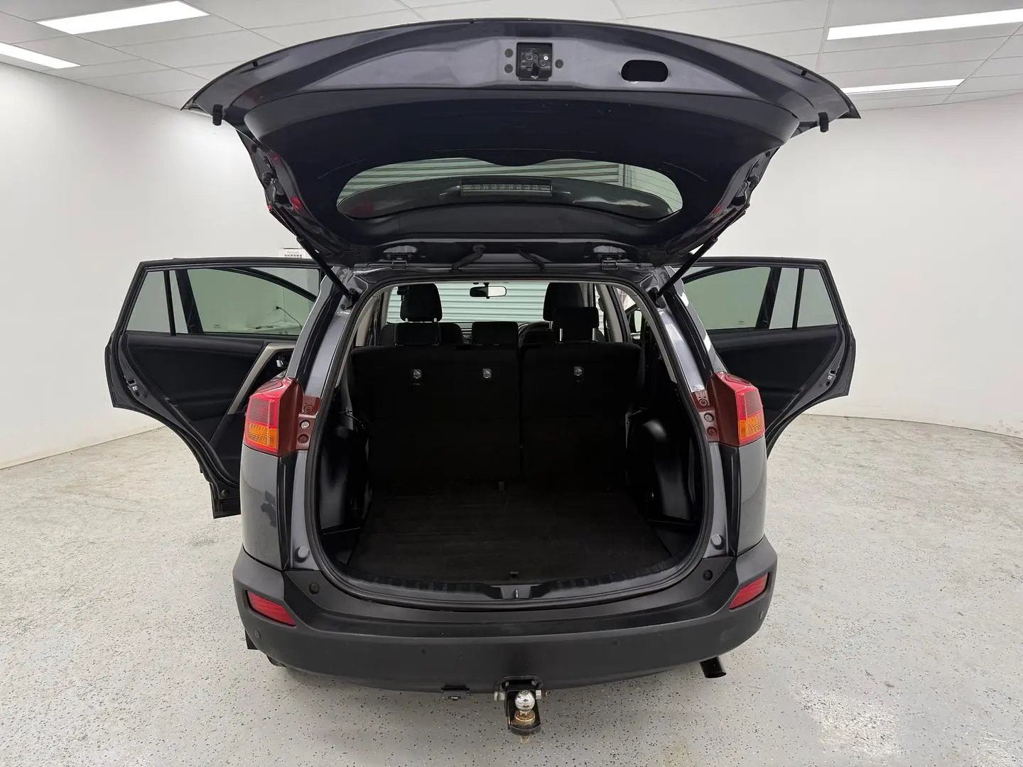 2015 Toyota RAV4 Gallery Image 14