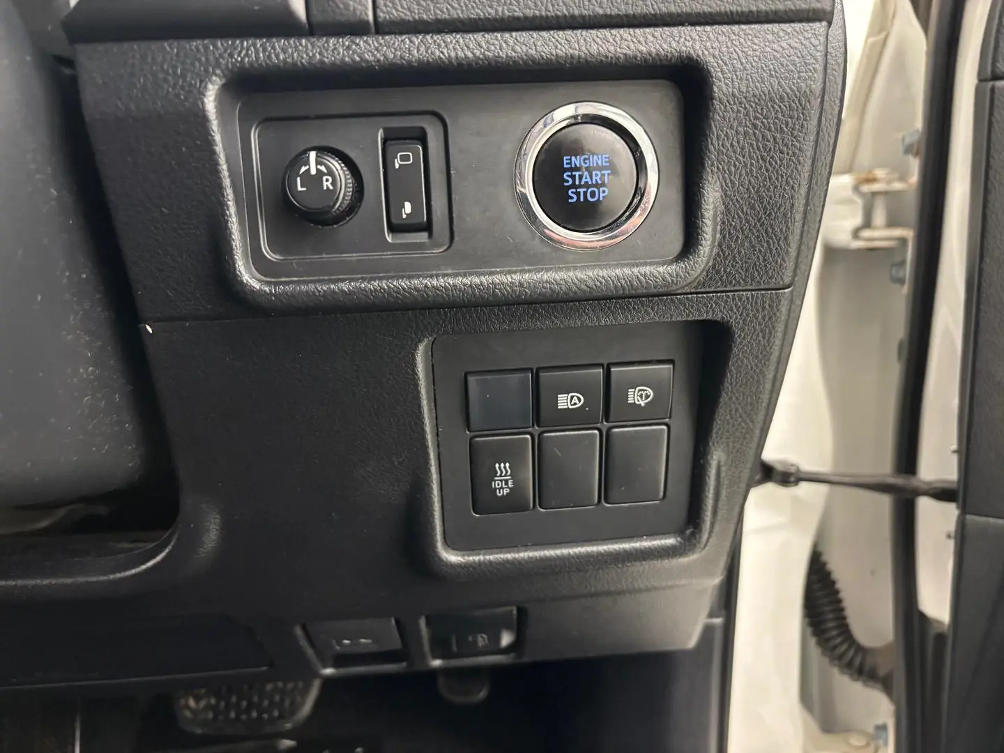 2018 Toyota Landcruiser Prado Gallery Image 24