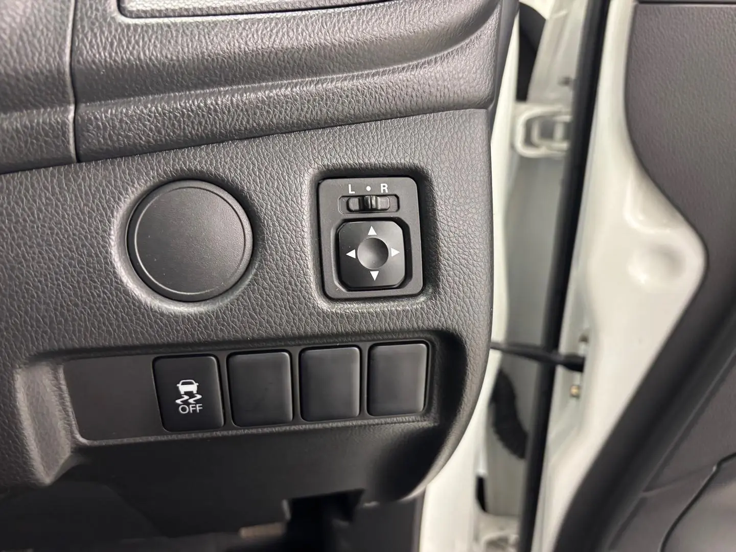 2021 Mitsubishi Triton Gallery Image 23