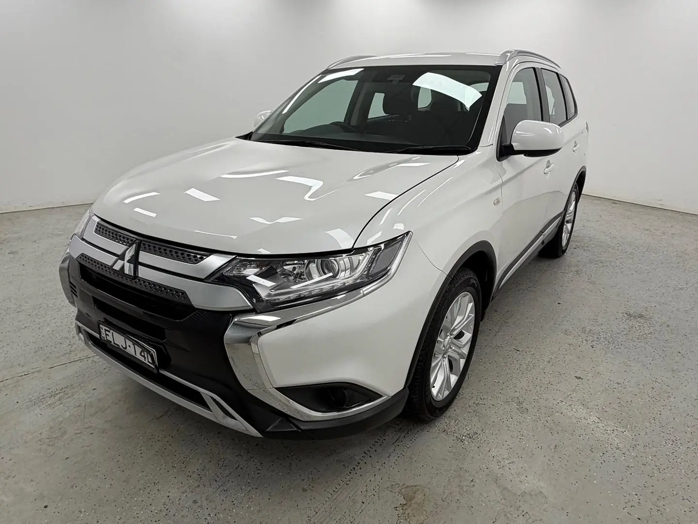 2020 Mitsubishi Outlander Gallery Image 6