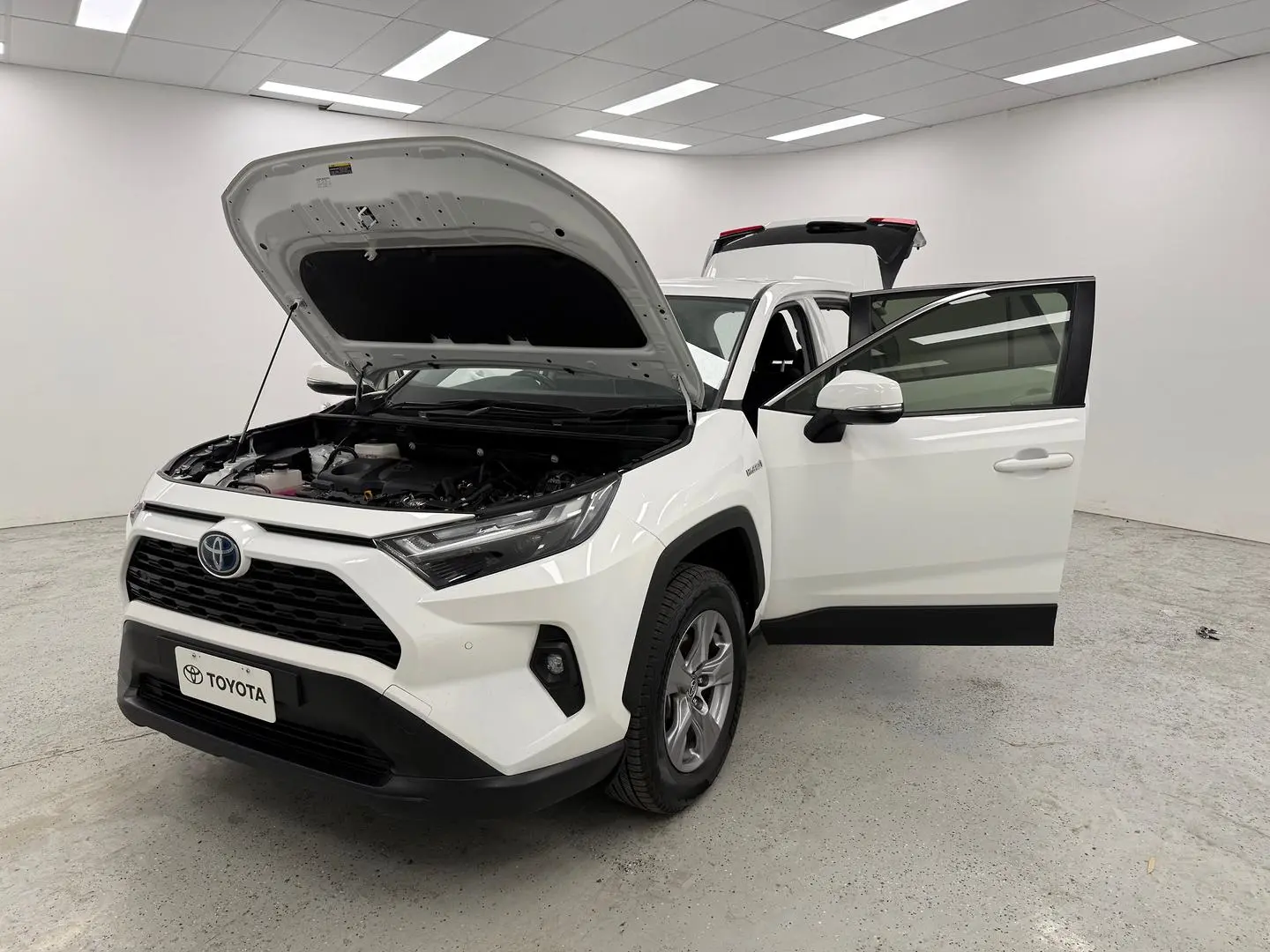 2022 Toyota RAV4 Gallery Image 8