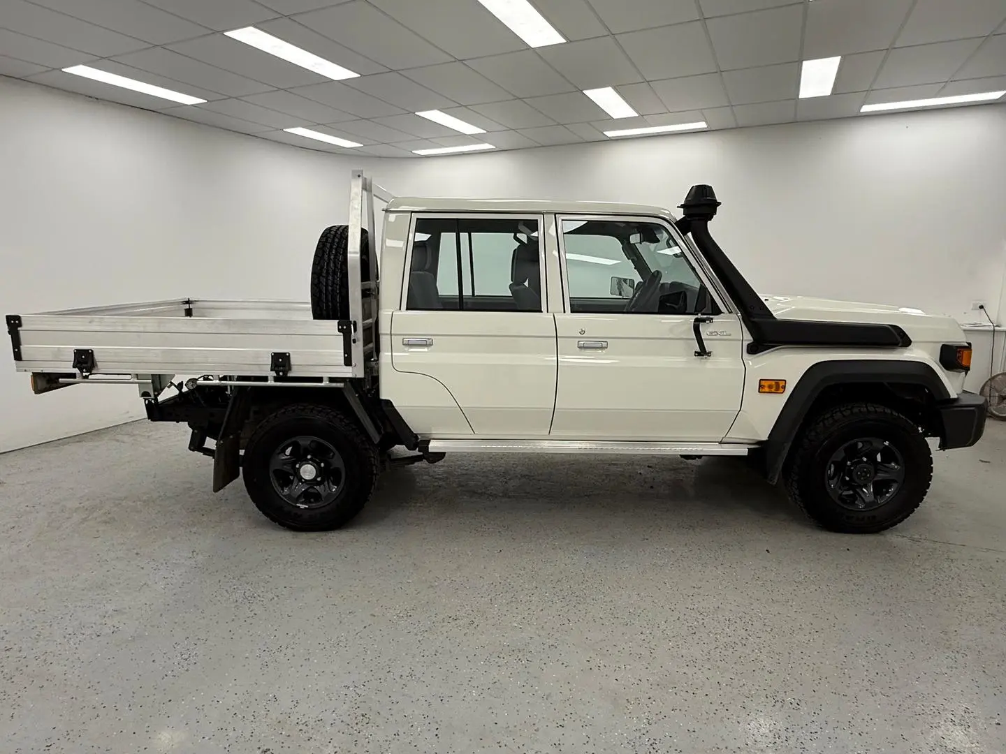 2025 Toyota Landcruiser Gallery Image 2