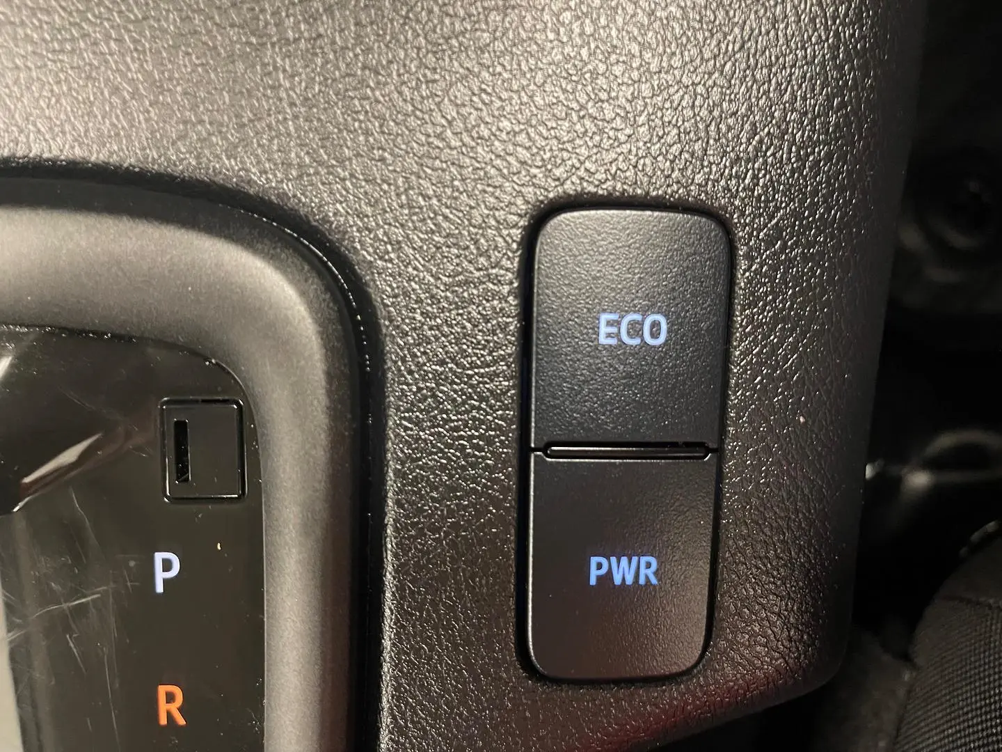 2024 Toyota Hilux Gallery Image 25