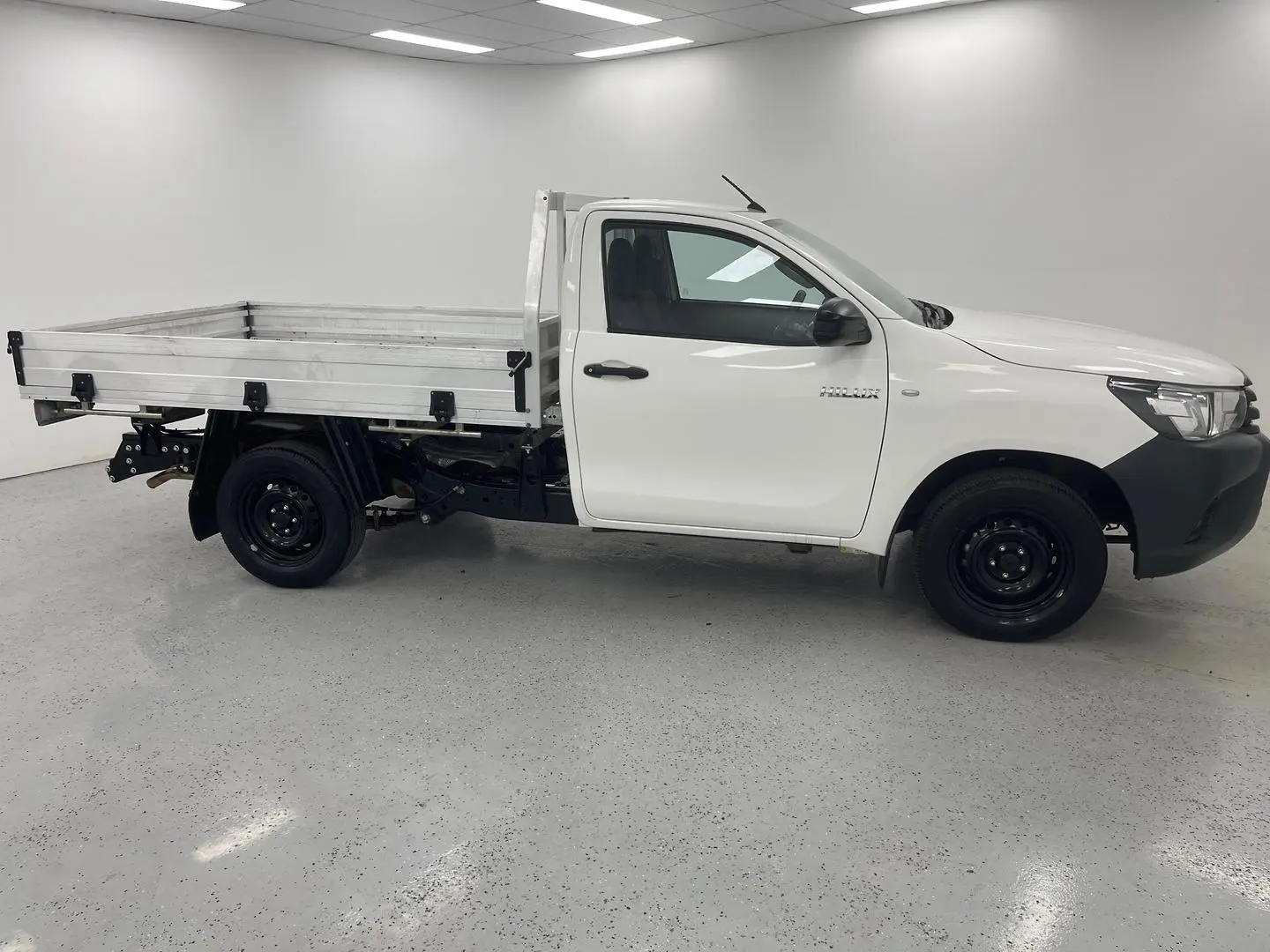 2019 Toyota Hilux Gallery Image 2