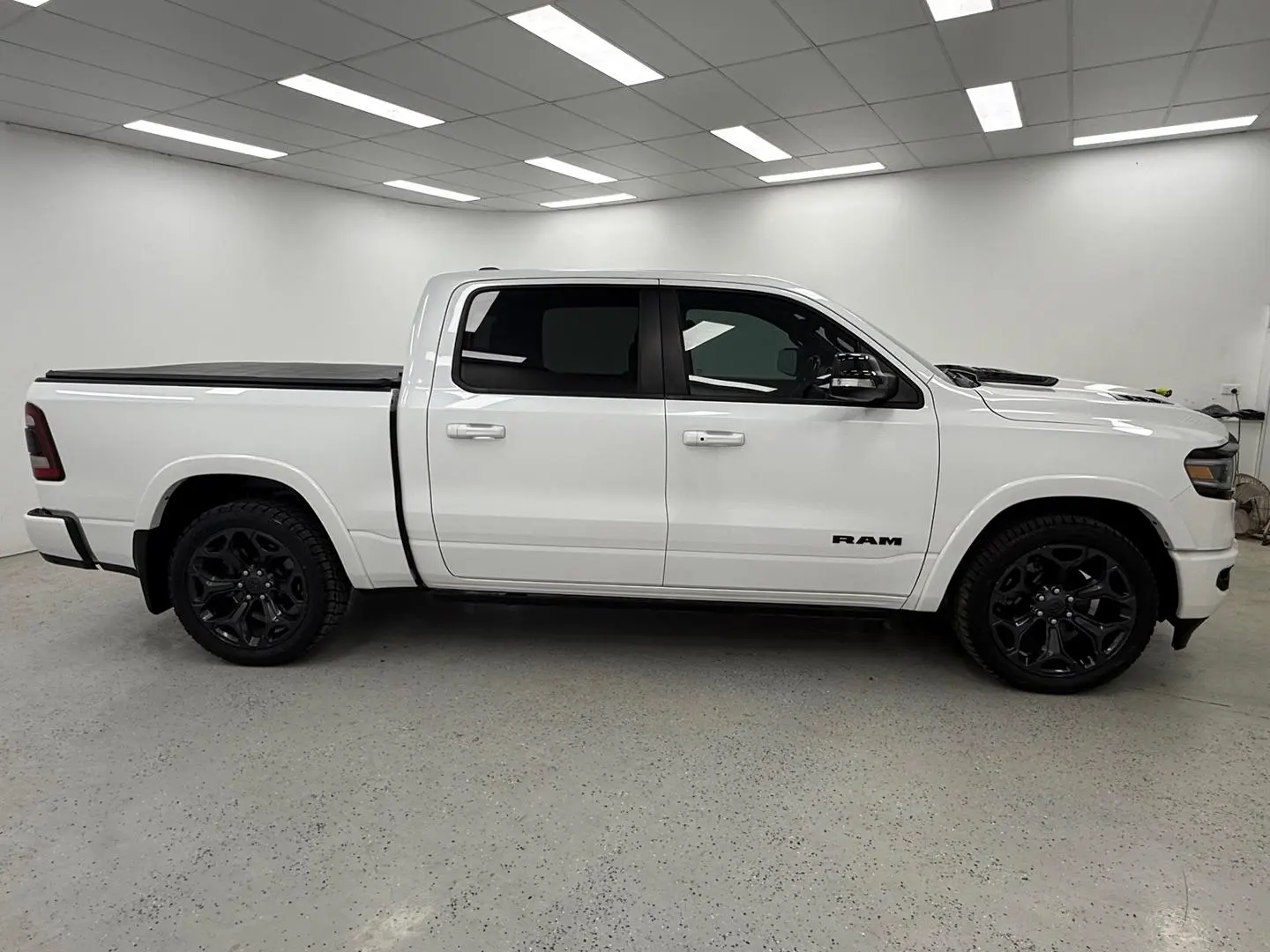 2022 RAM 1500 Gallery Image 2