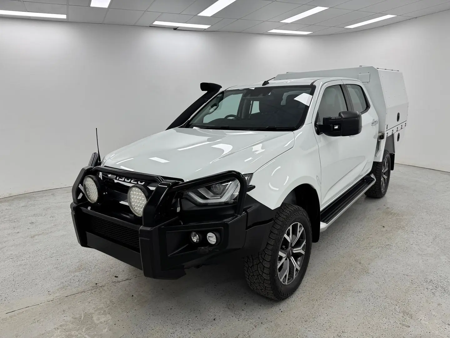 2024 Isuzu D-MAX Gallery Image 6