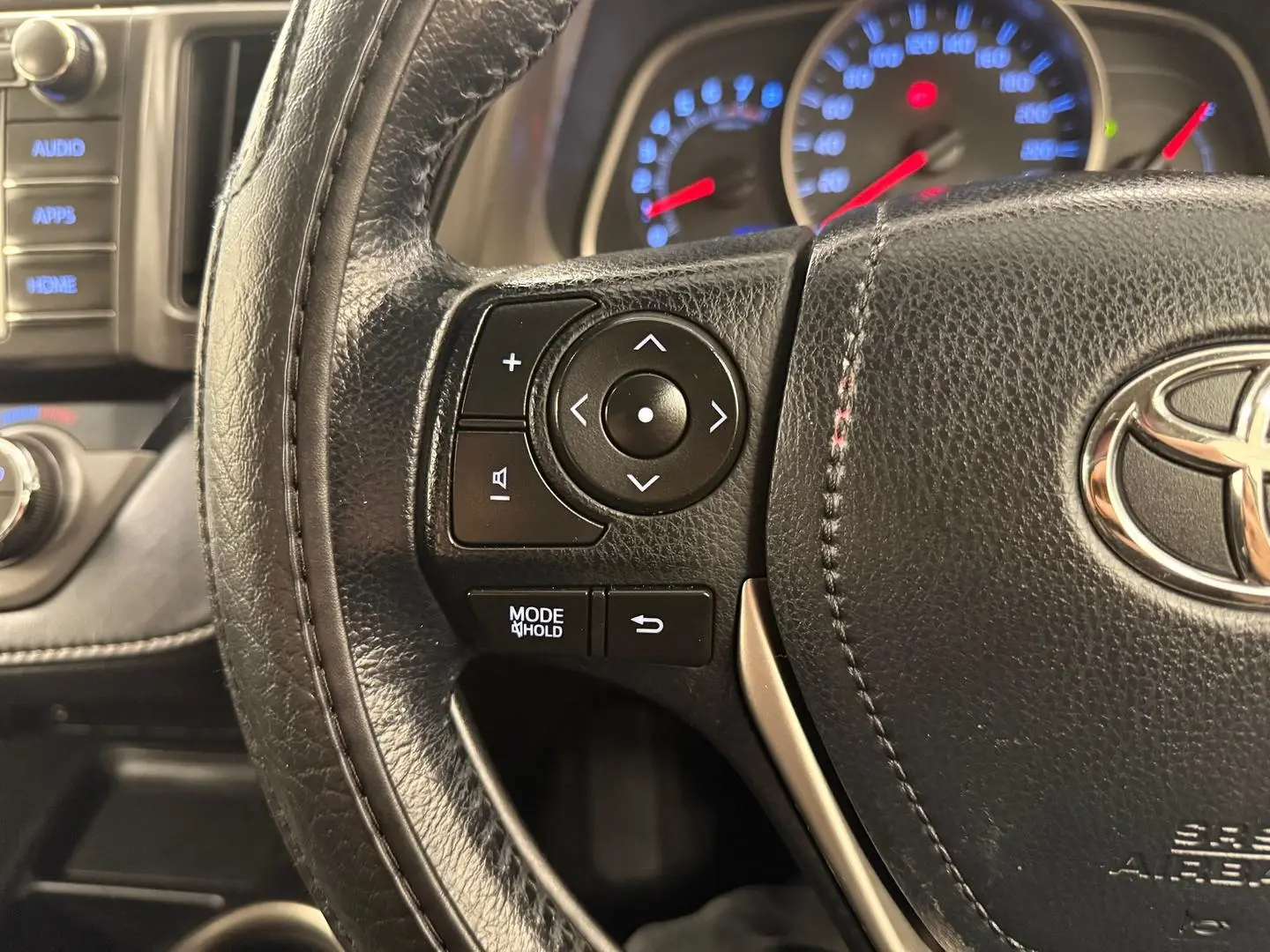 2015 Toyota RAV4 Gallery Image 26