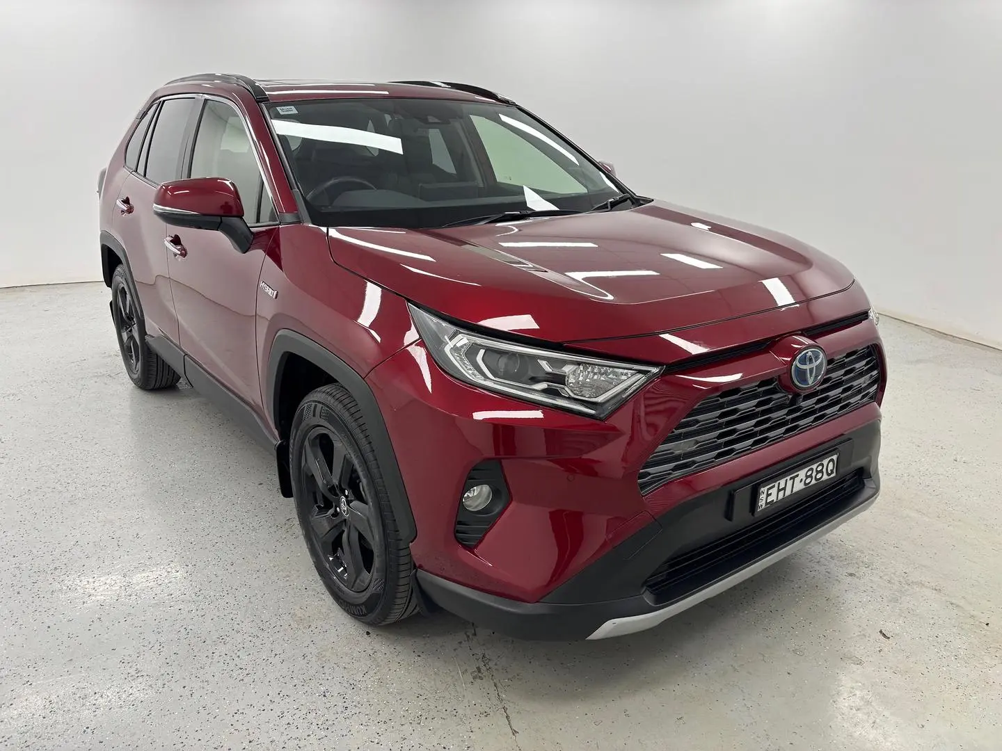 2020 Toyota RAV4 Gallery Image 1