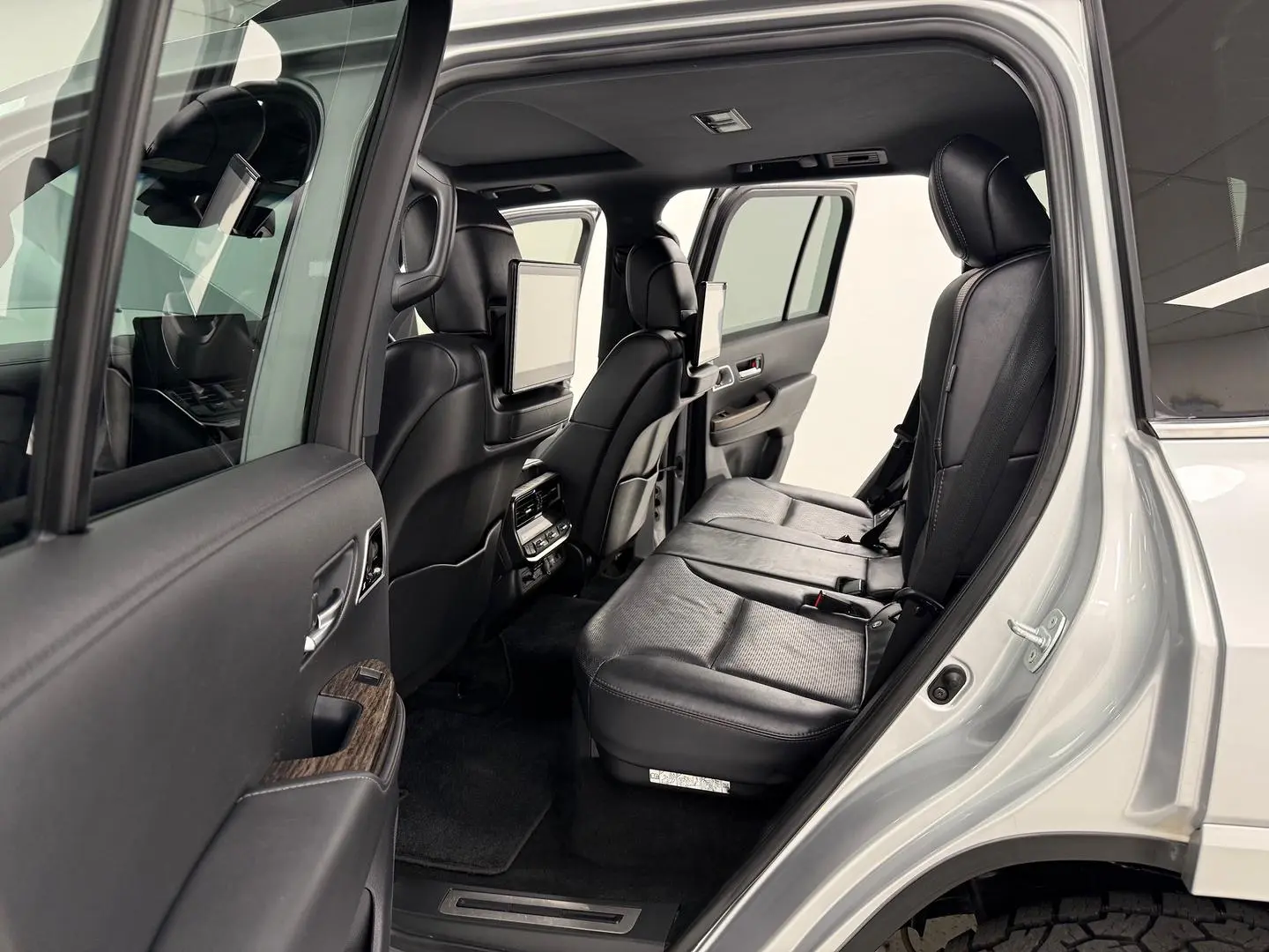2022 Toyota Landcruiser Gallery Image 12
