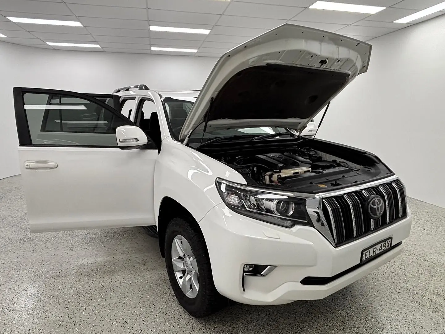 2018 Toyota Landcruiser Prado Gallery Image 8