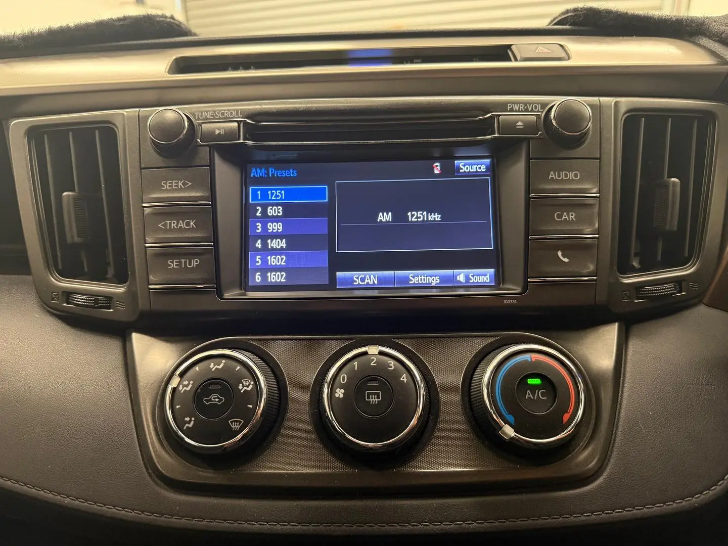 2014 Toyota RAV4 Gallery Image 27