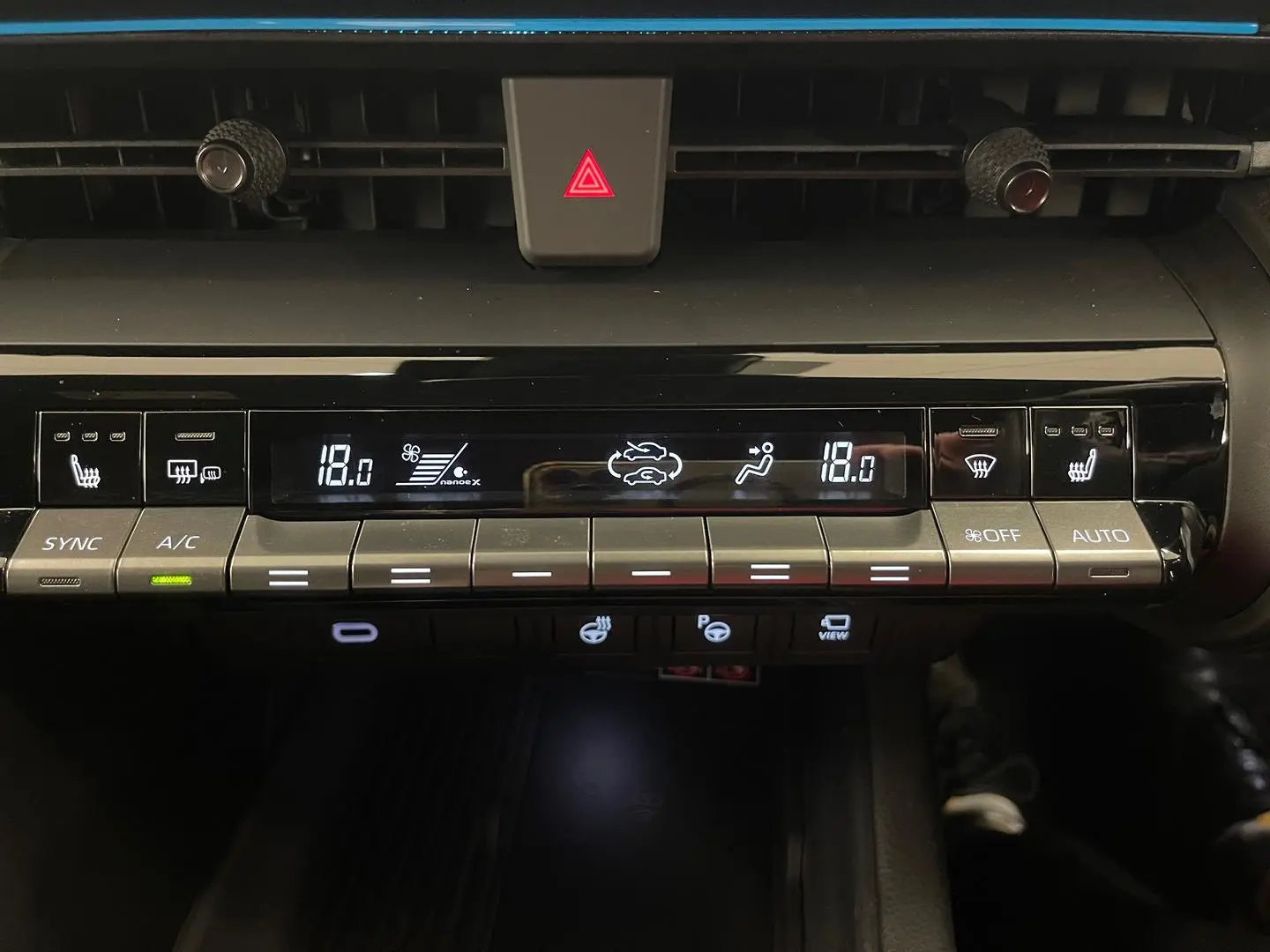 2025 Toyota C-HR Gallery Image 29