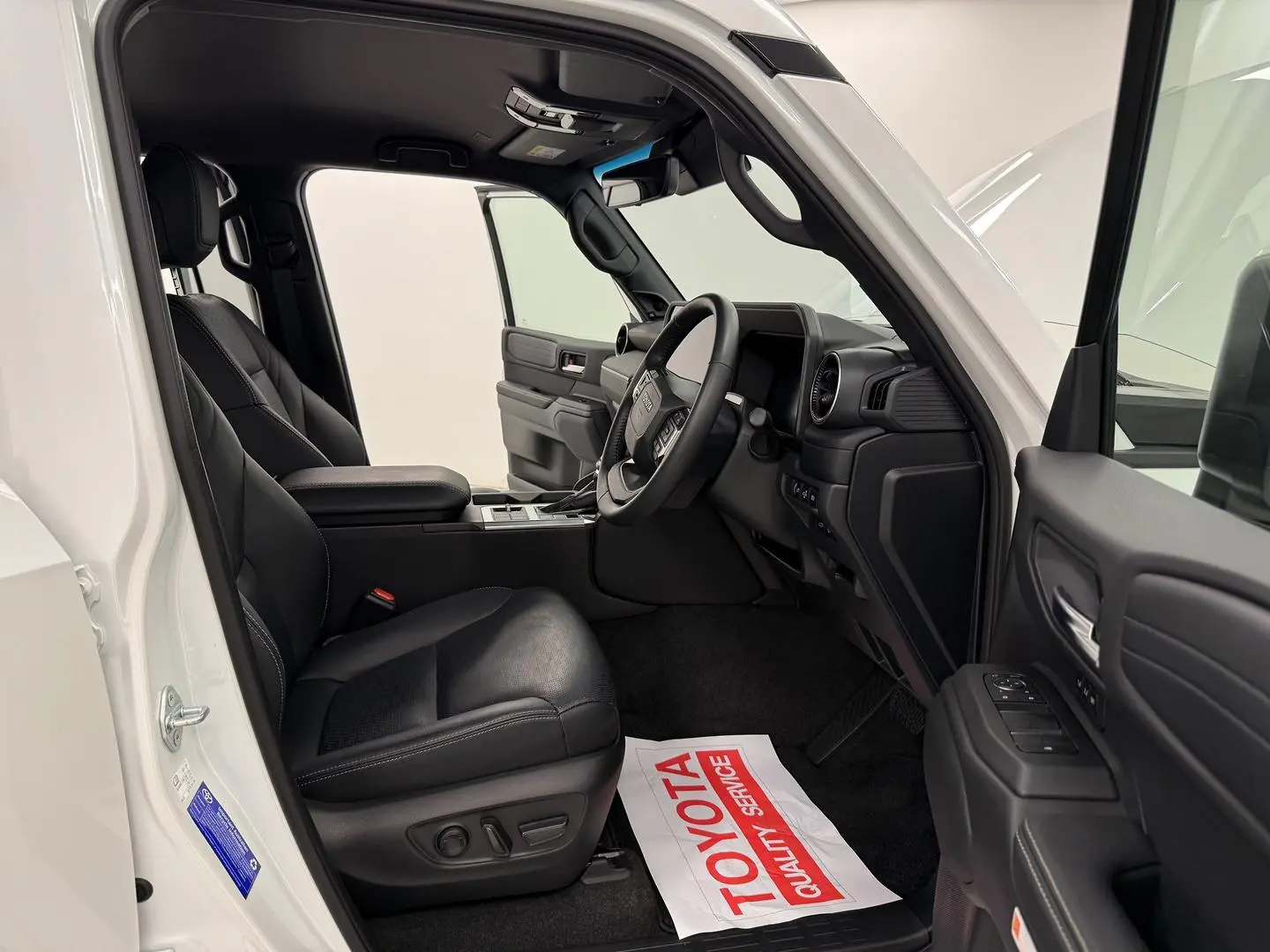 2024 Toyota Landcruiser Prado Gallery Image 24