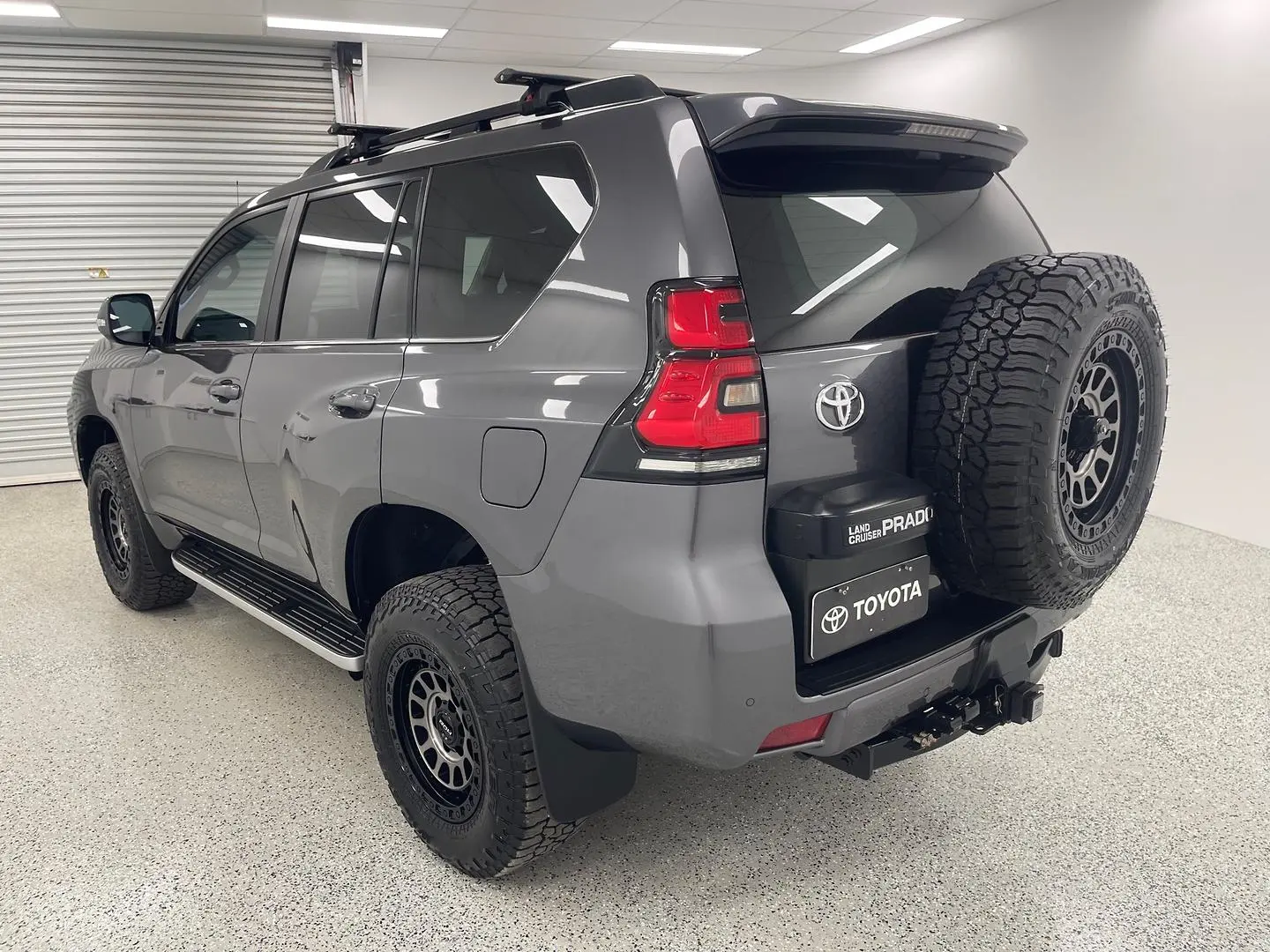 2022 Toyota Landcruiser Prado Gallery Image 4