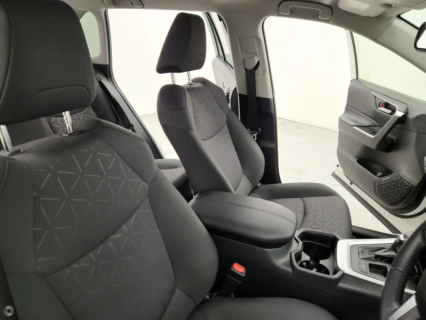 2020 Toyota RAV4 Gallery Image 24