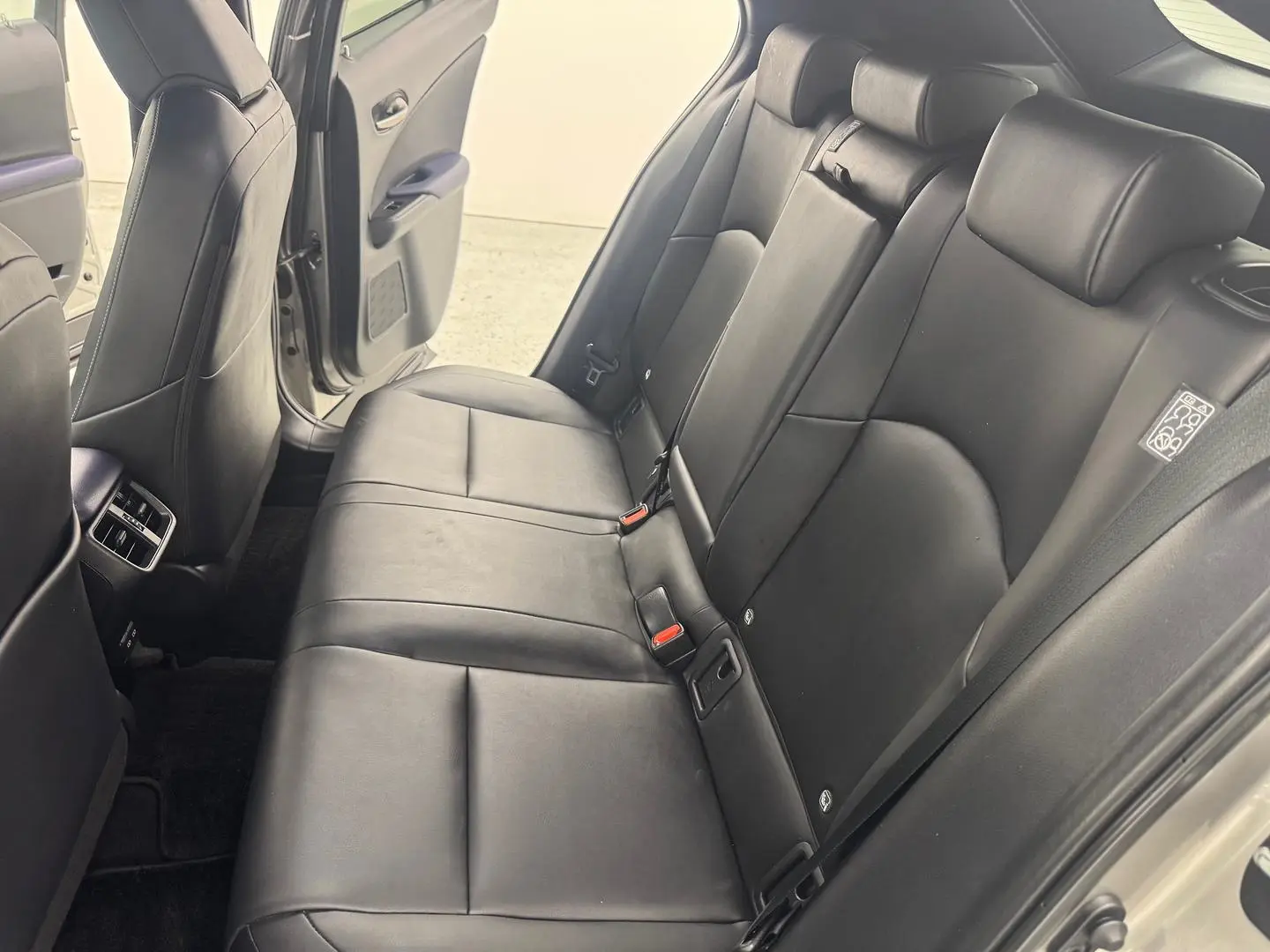 2021 Lexus UX Gallery Image 32