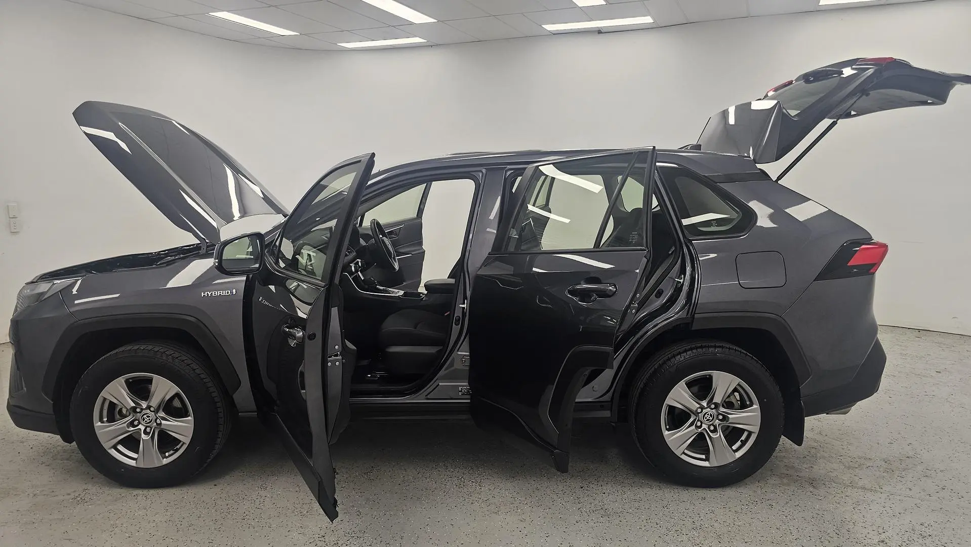 2022 Toyota RAV4 Gallery Image 10