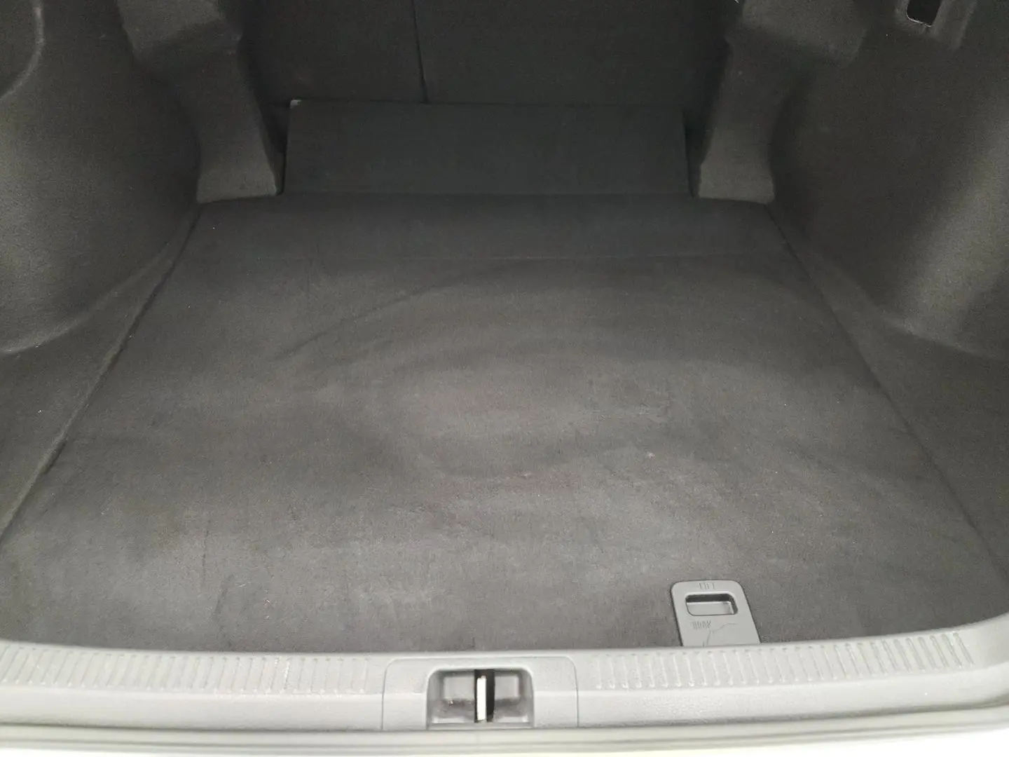 2020 Toyota Camry Gallery Image 20
