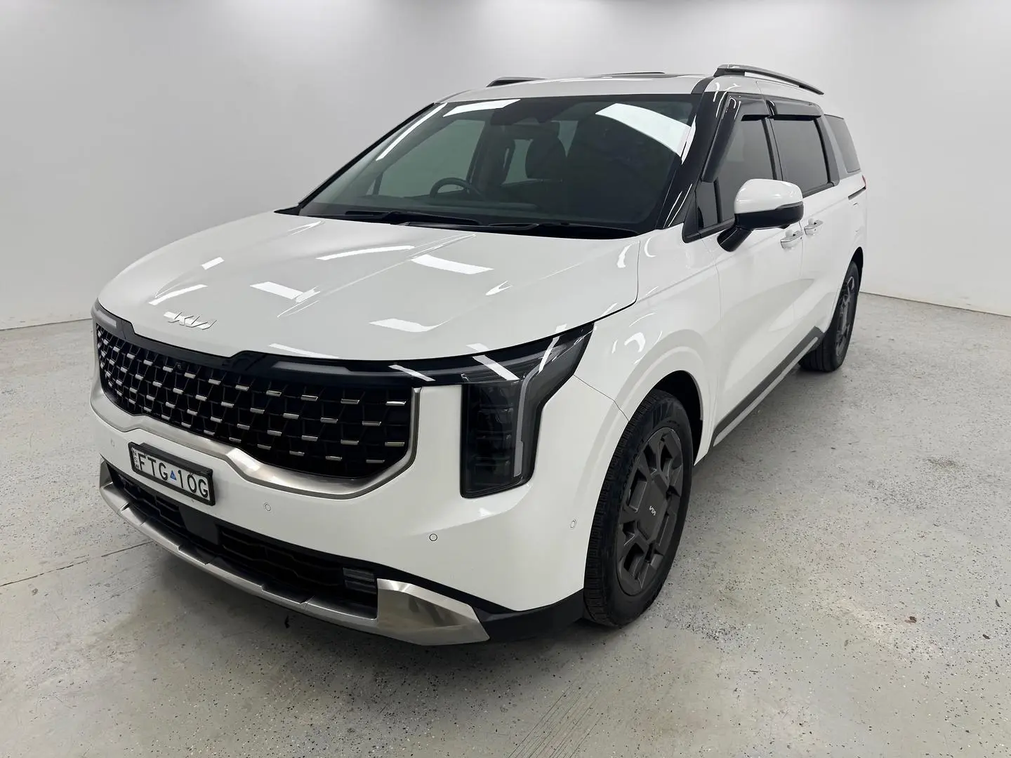 2024 Kia Carnival Gallery Image 6