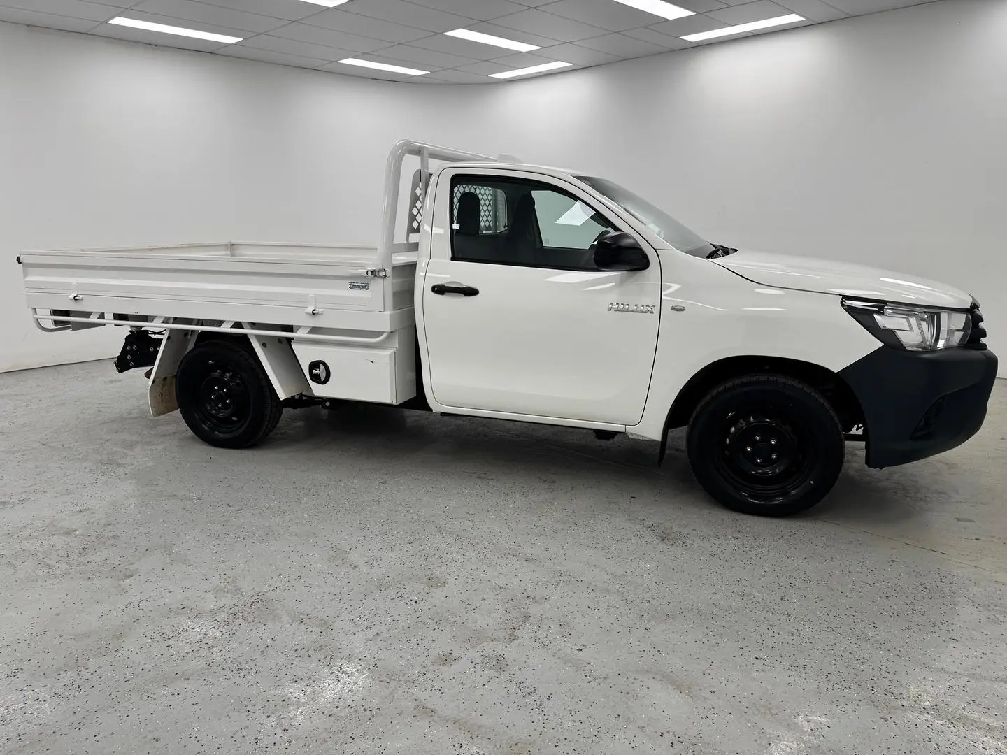 2023 Toyota Hilux Gallery Image 2
