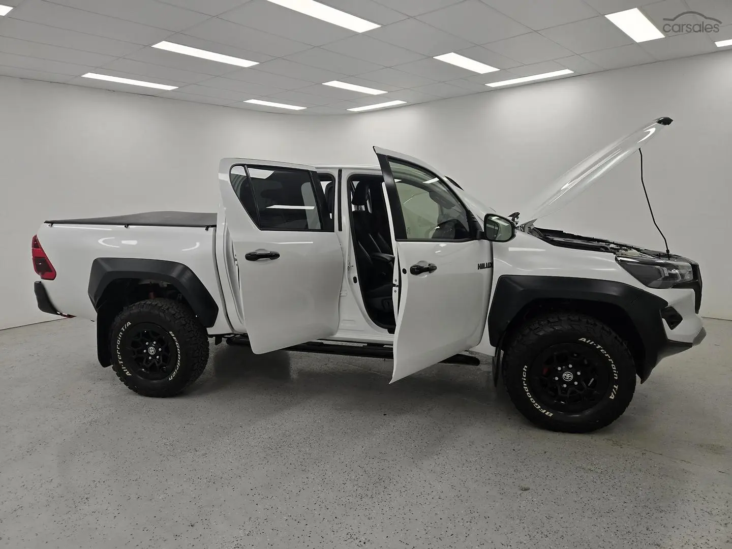 2024 Toyota Hilux Image 9