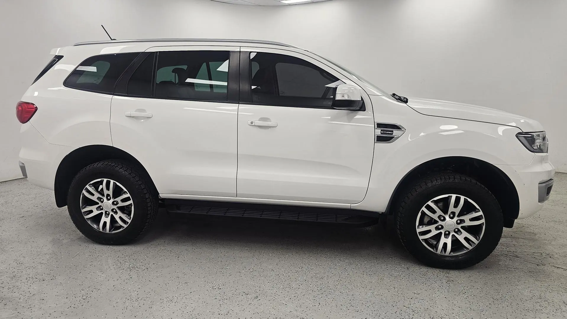 2022 Ford Everest Gallery Image 2