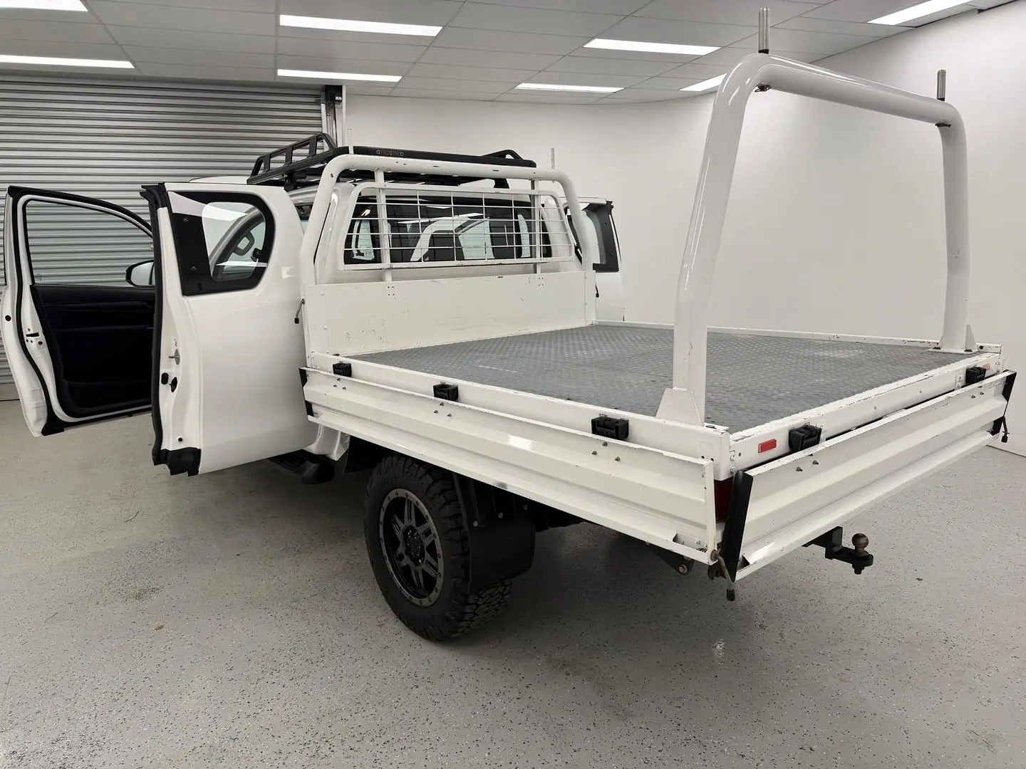2016 Toyota Hilux Gallery Image 12