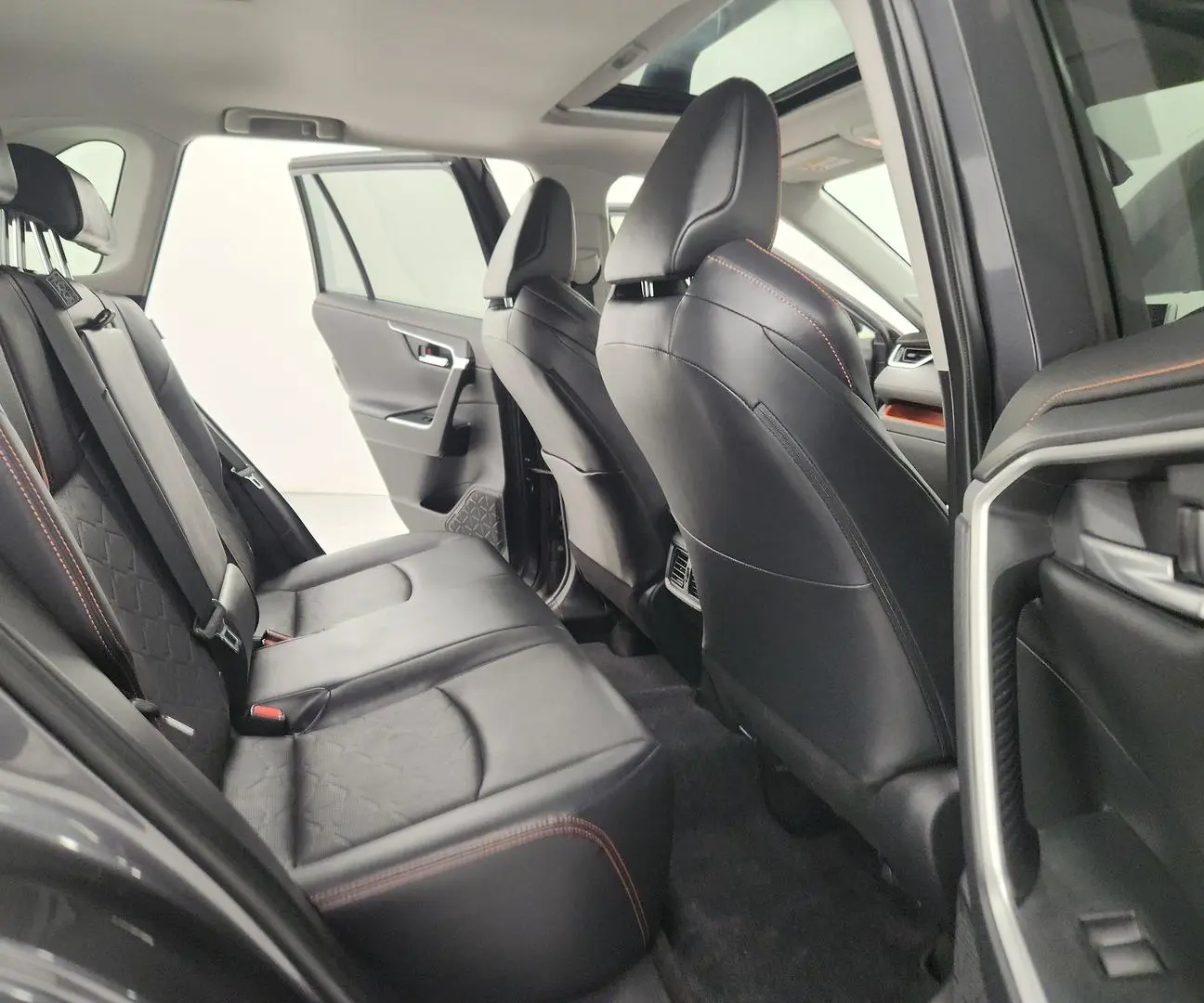2019 Toyota RAV4 Gallery Image 20
