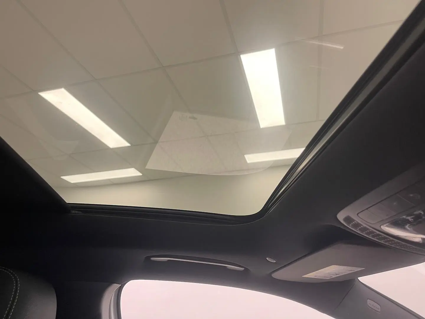 2020 Mercedes-Benz GLA-Class Gallery Image 32