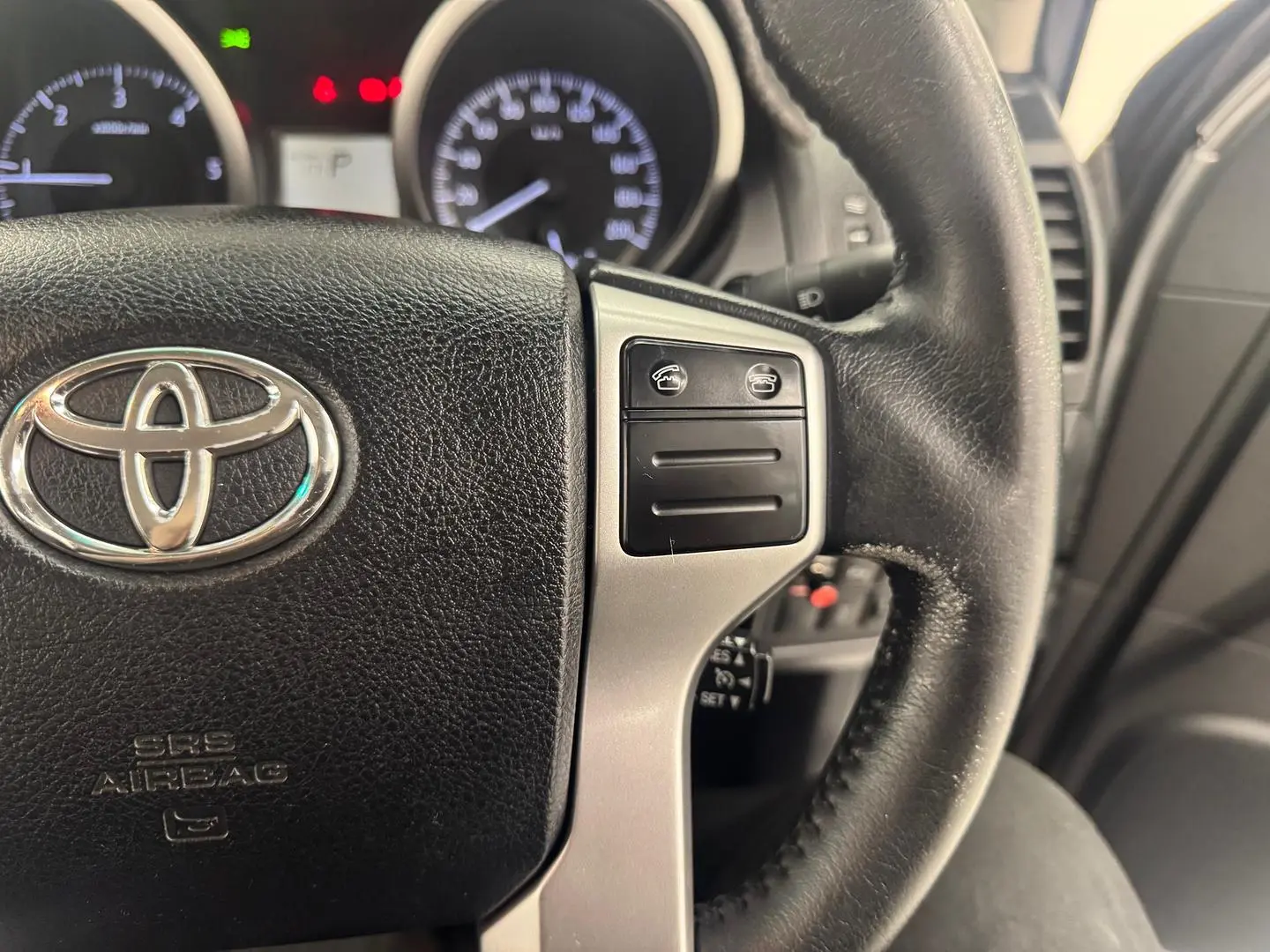 2015 Toyota Landcruiser Prado Gallery Image 19