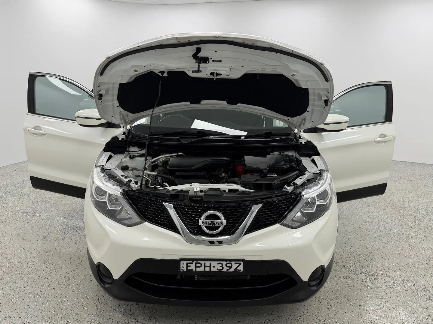 2017 Nissan QASHQAI Gallery Image 12