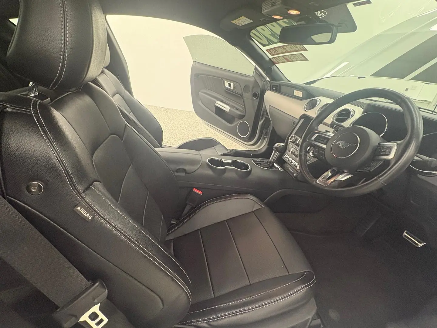 2017 Ford Mustang Gallery Image 19