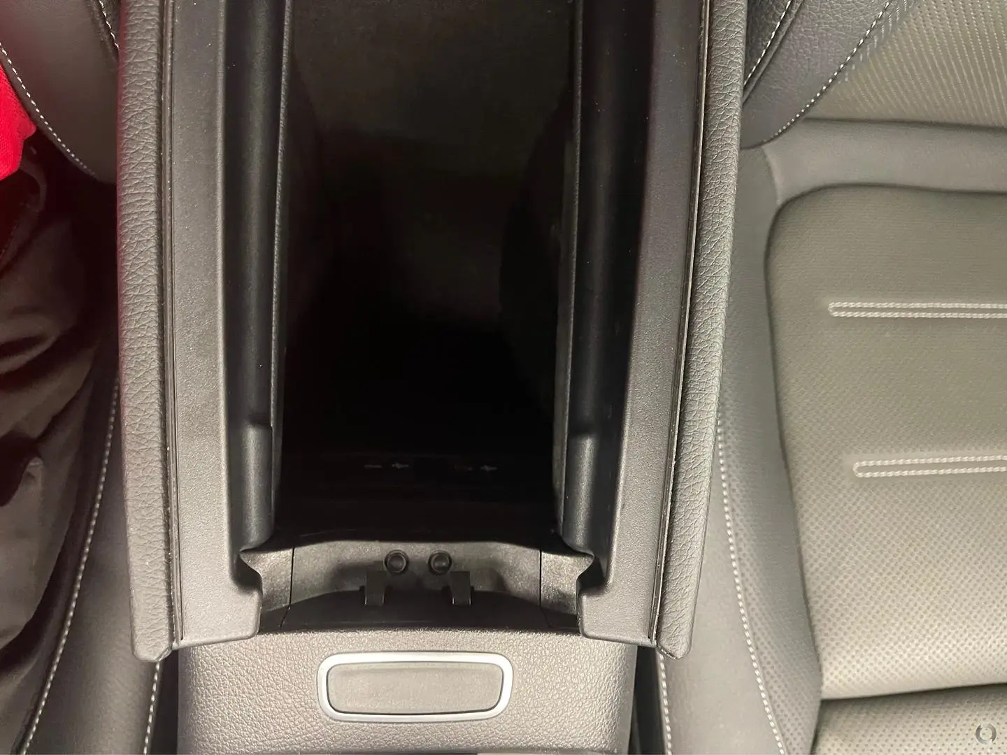 2020 Mercedes-Benz GLA-Class Gallery Image 30